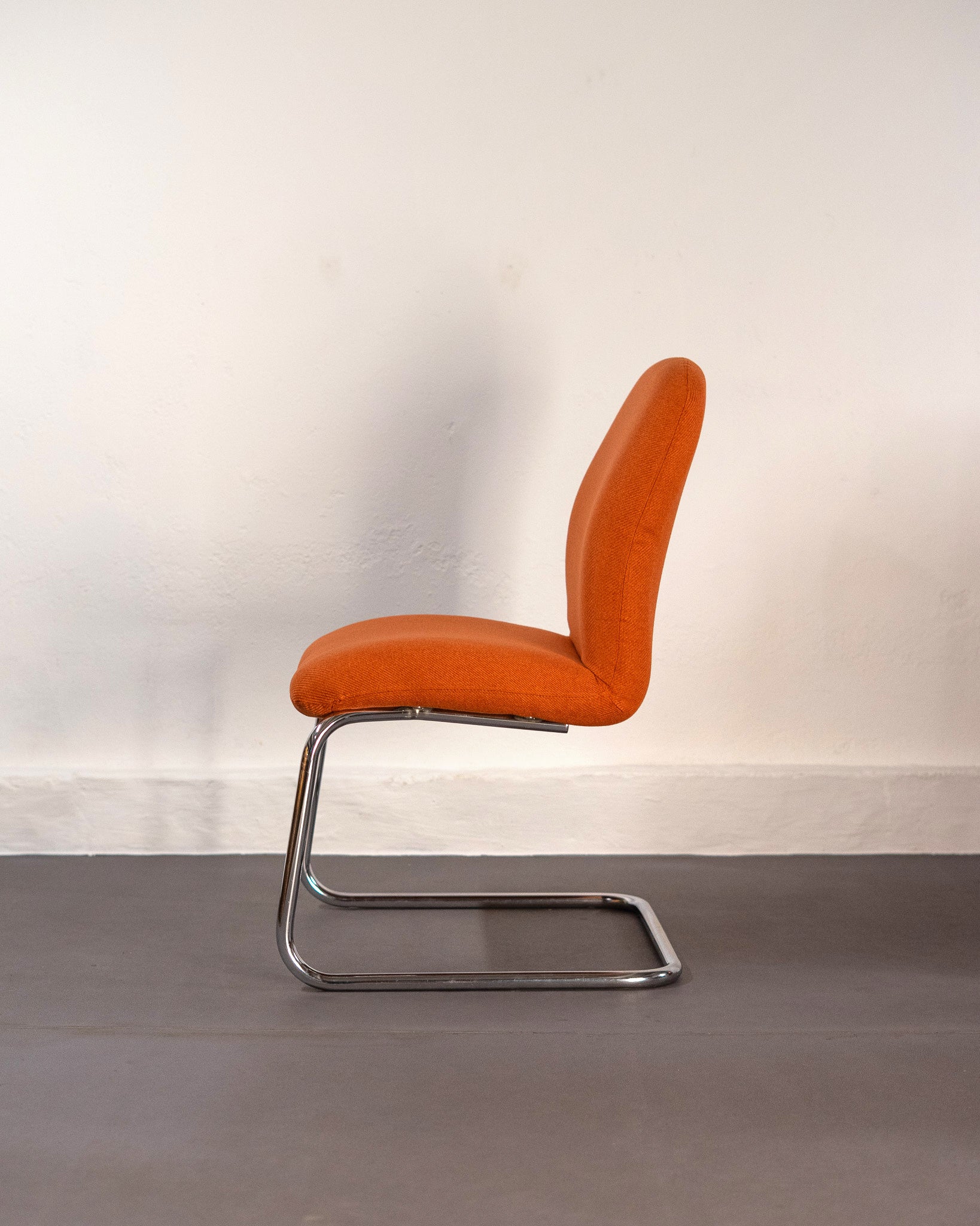 Set_of_2_Tubular_Steel_Armchairs_in_the_Bauhaus_Style,_Germany,_1980
