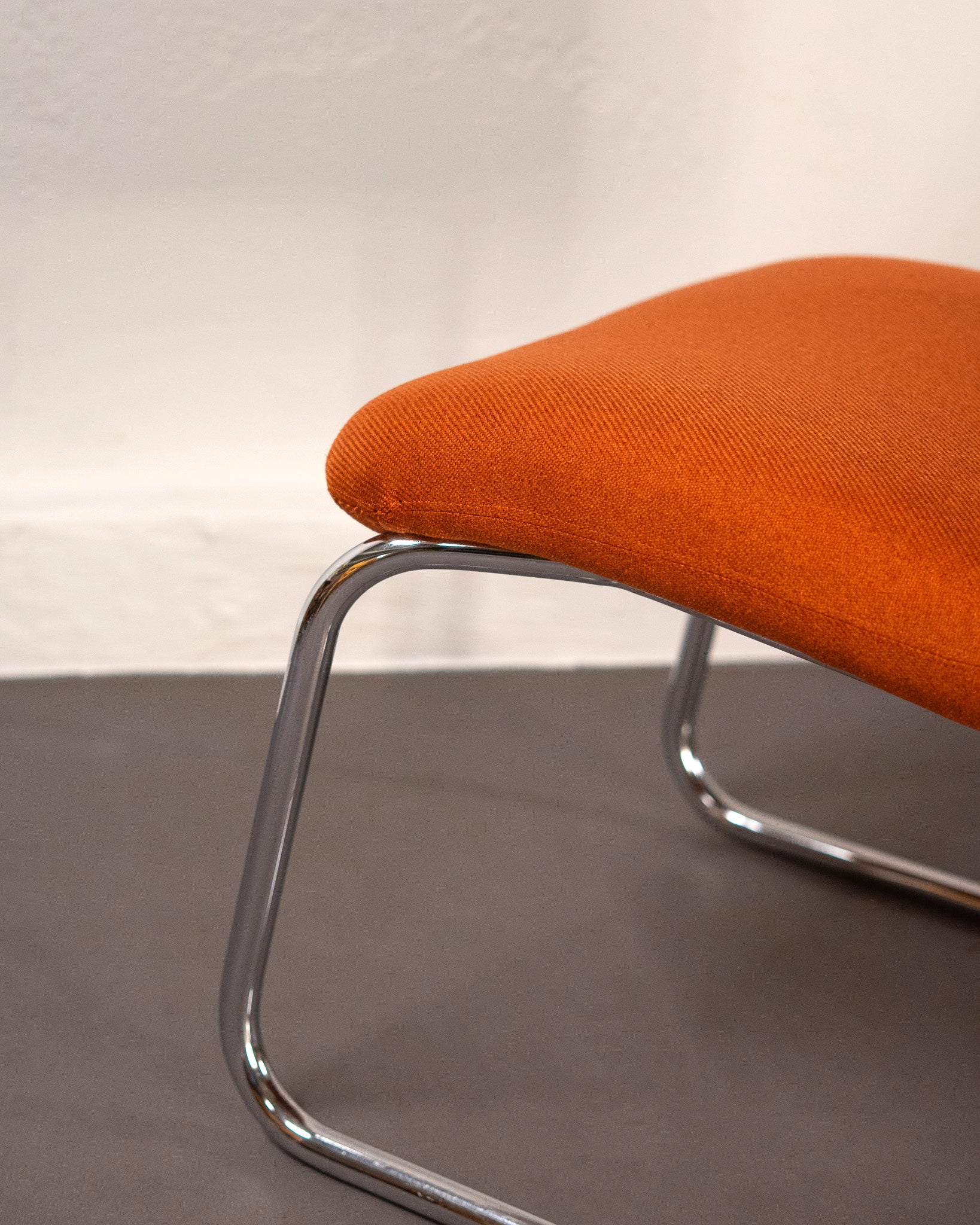 Set_of_2_Tubular_Steel_Armchairs_in_the_Bauhaus_Style,_Germany,_1980