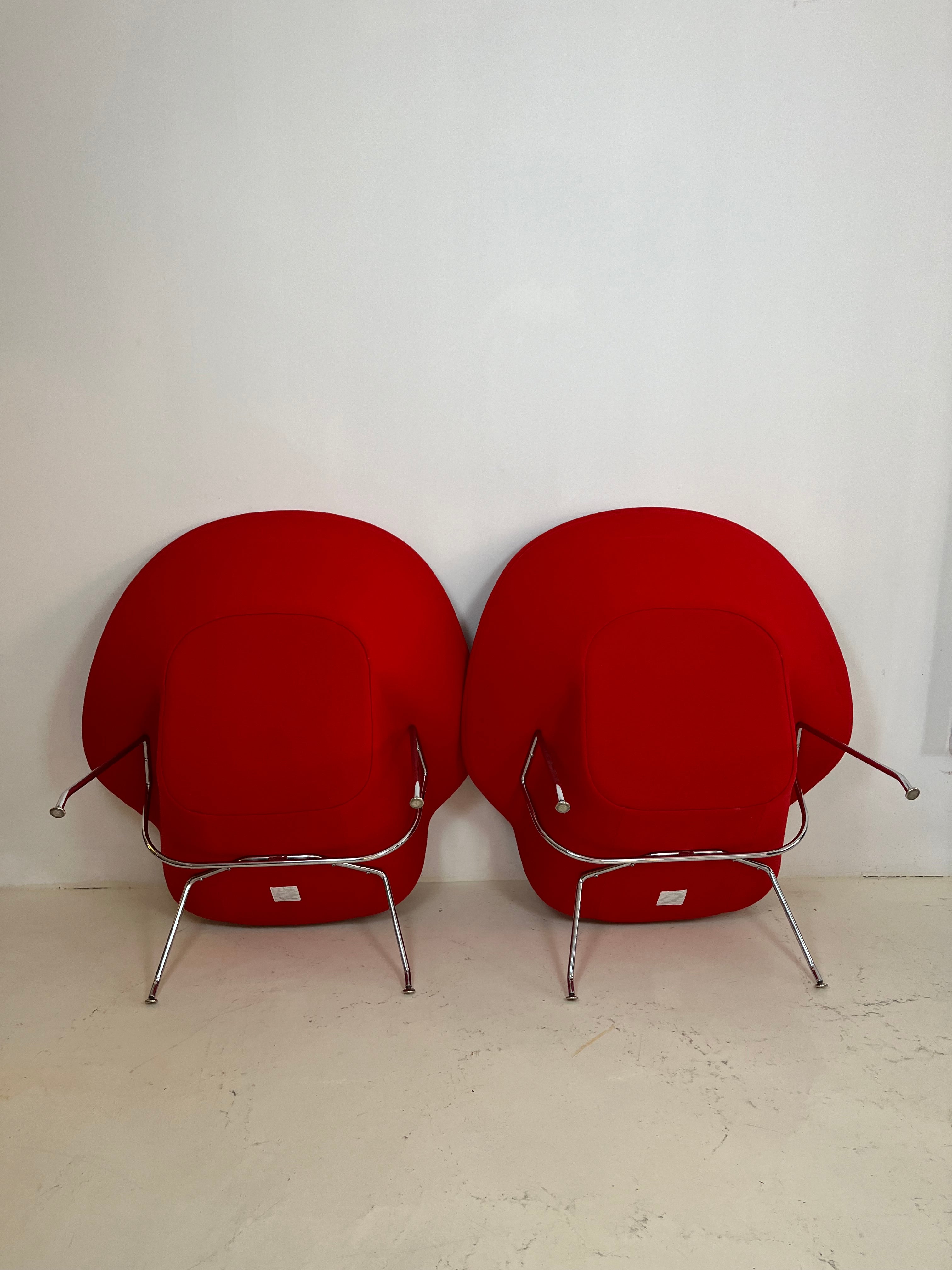 Set_of_2_Womb_Armchairs_byo_Eero_Saarinen