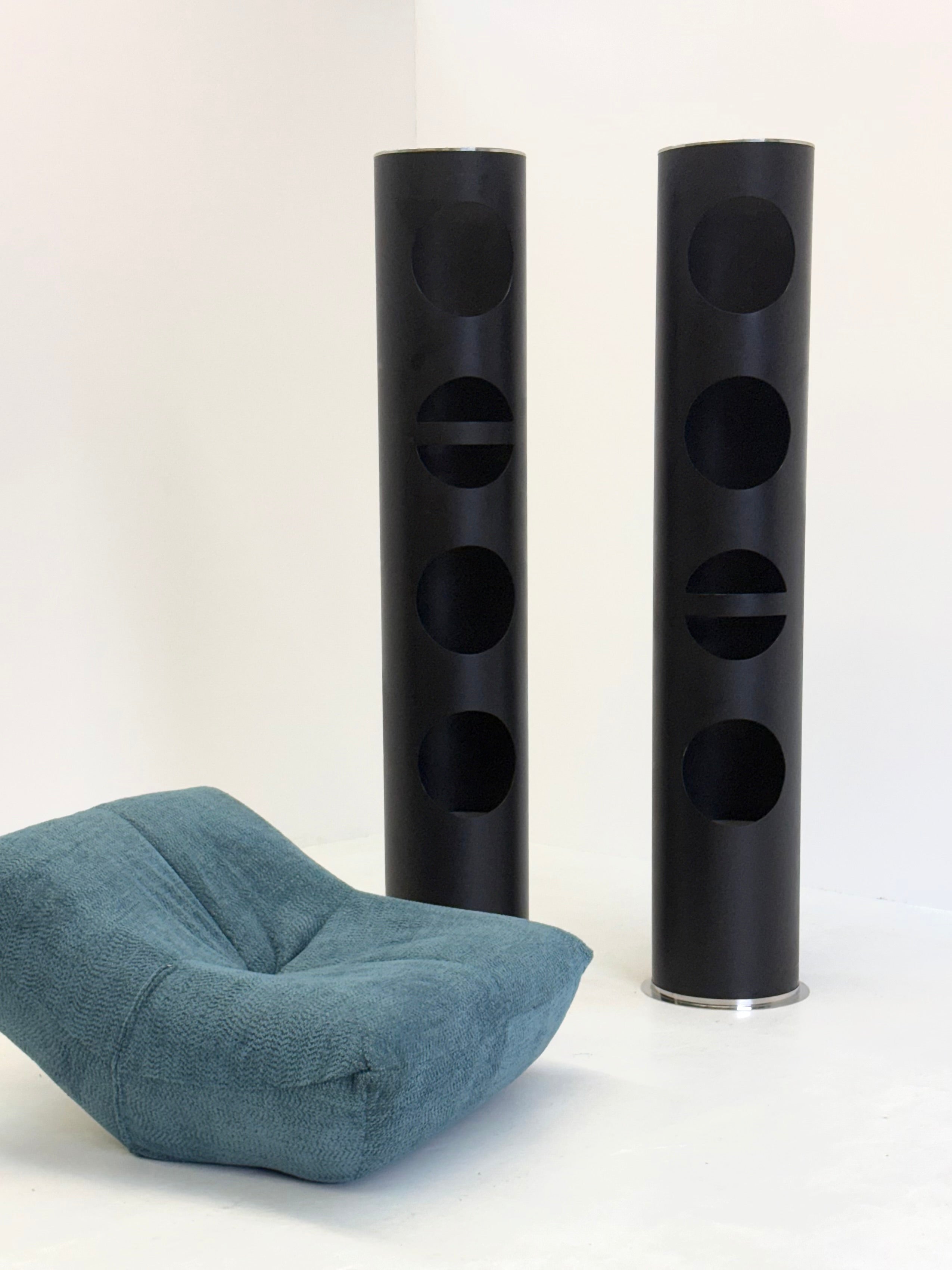 Set_of_2_XL_Space_Age_bookcases_by_Arch_Saccardo_in_black