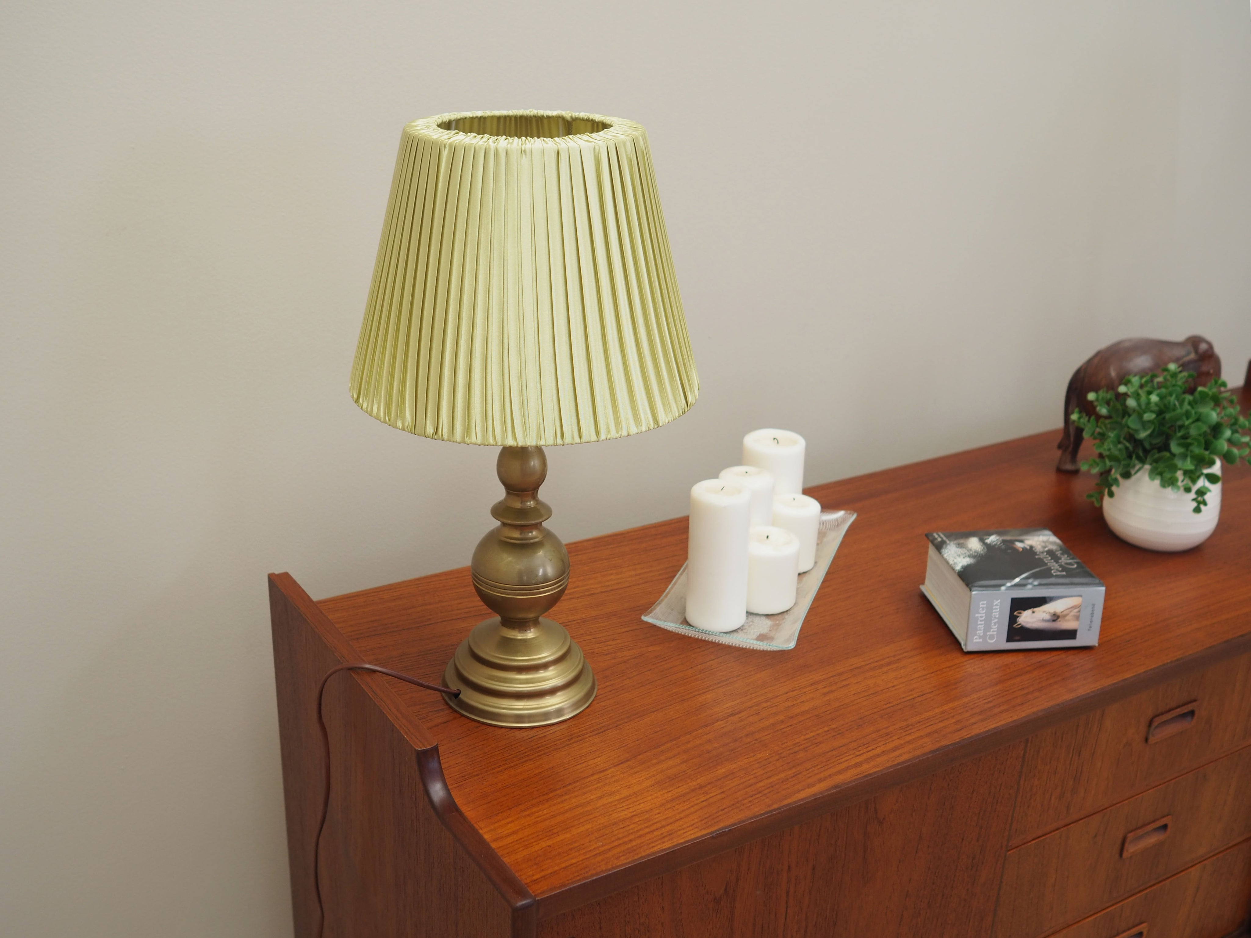 Set_of_2_bedside_lamps_Danish_design_1970s_production_Denmark