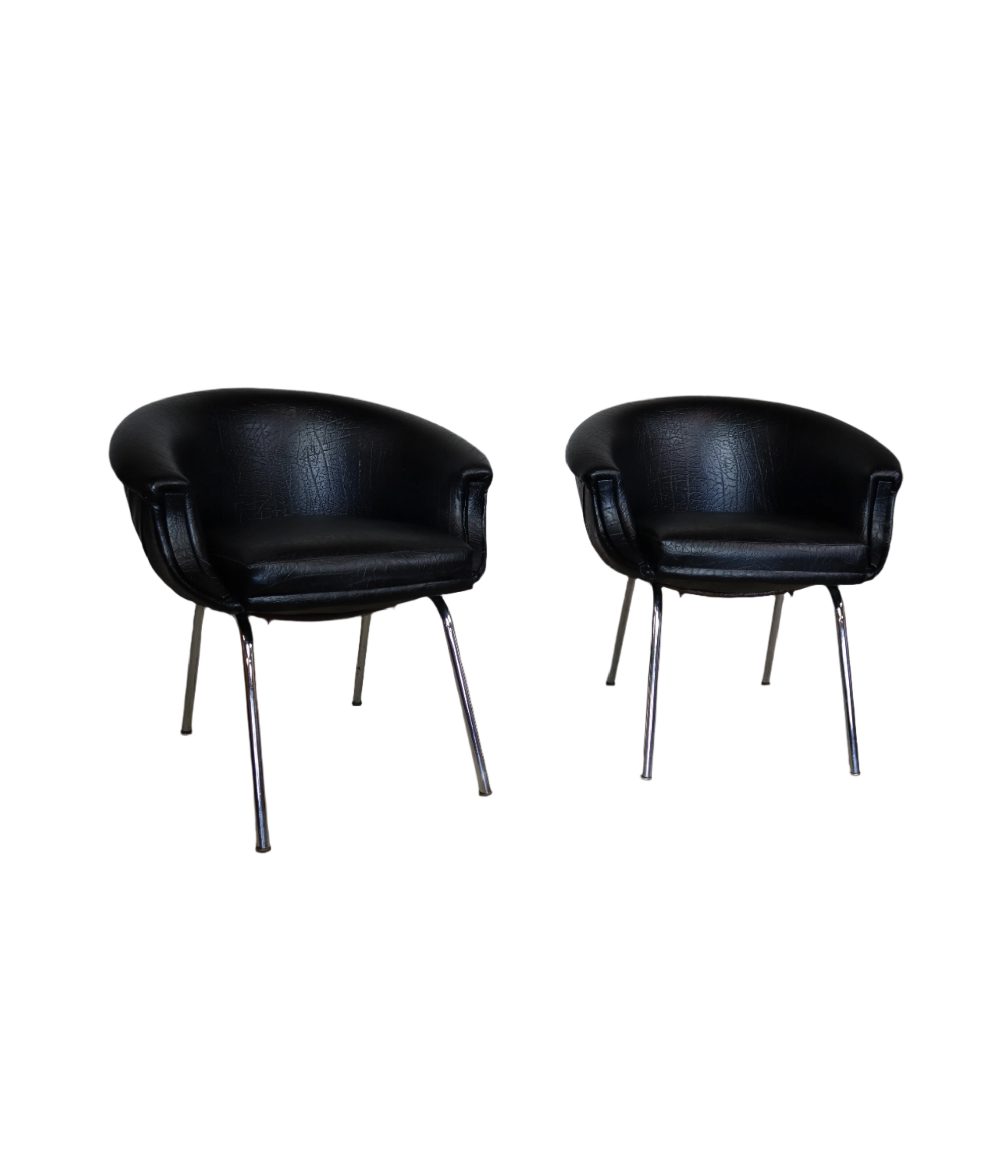 Set_of_2_black_faux_leather_Mid-century_armchairs