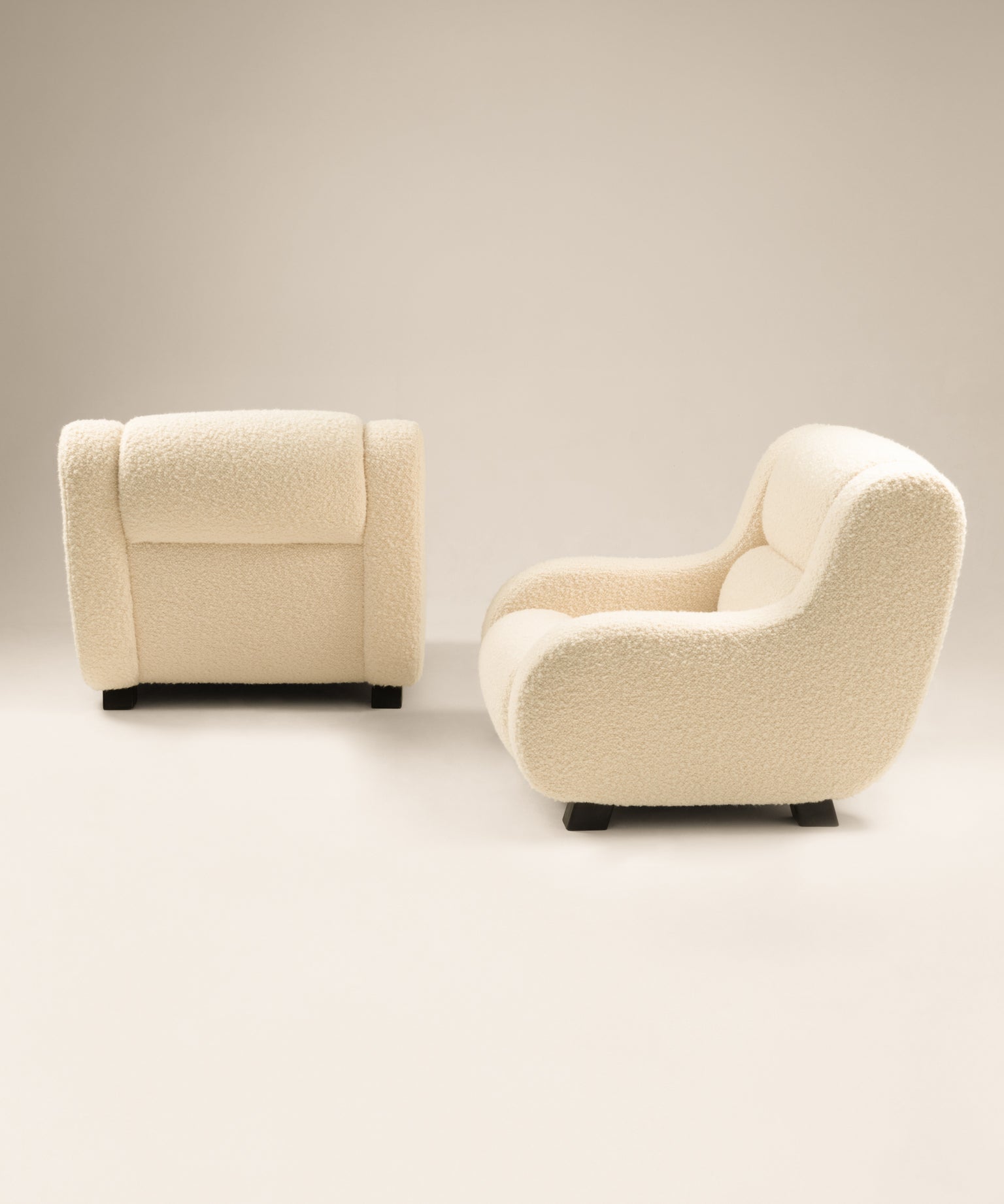 Set_of_2_italian_organic_armchairs_Italy_70s