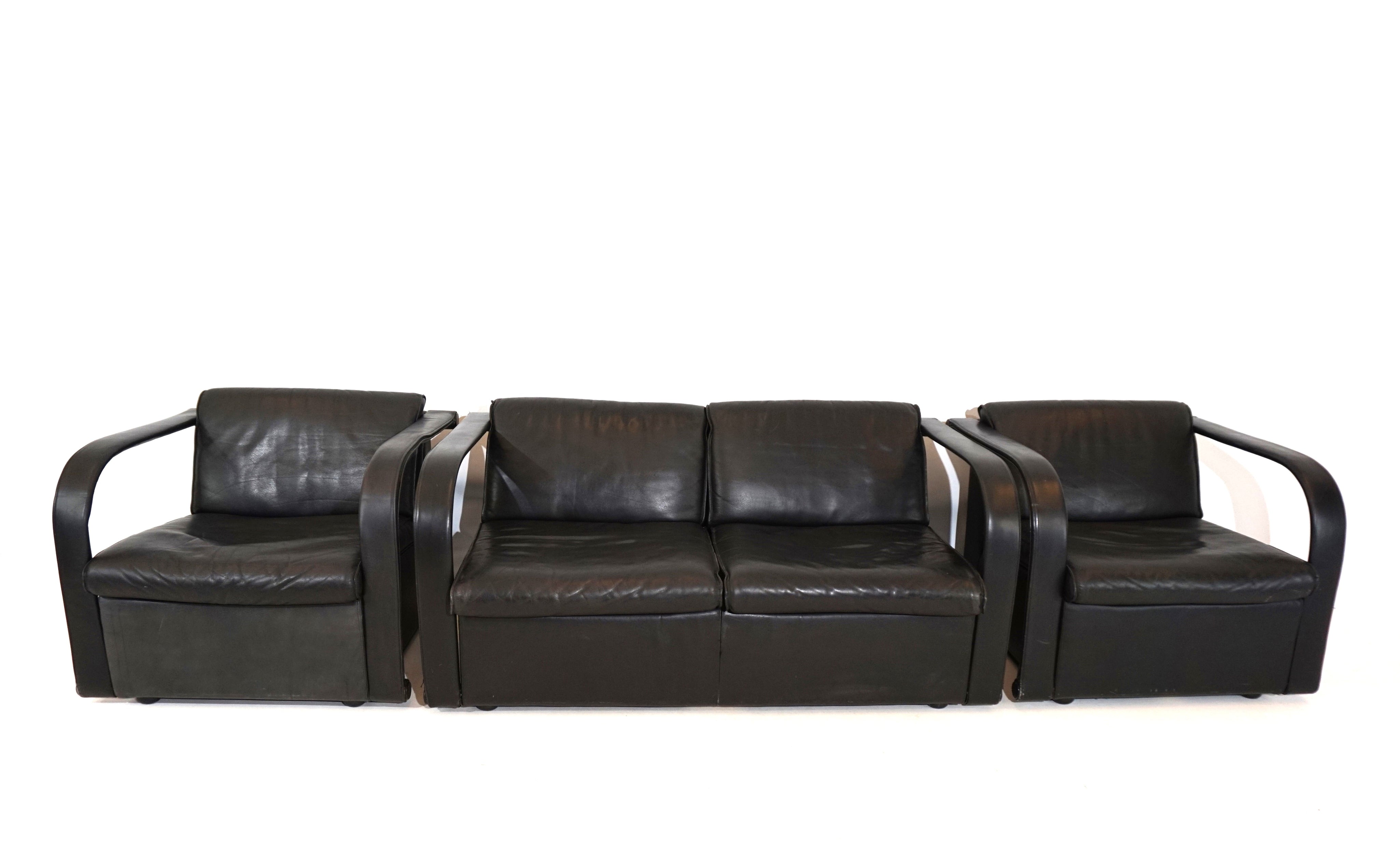 Set_of_3_Leather_armchairs_for_Living_Room