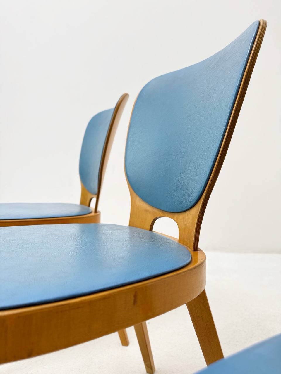 Set_of_4_Blue_Max_Bill_chairs_from_Horgen_Glarus_1952