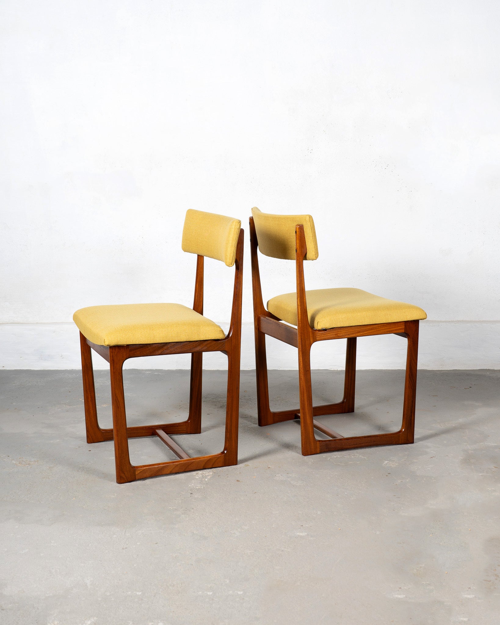 Set_of_4_Mid_Century_Dining_Chairs_by_A._Younger_Ltd