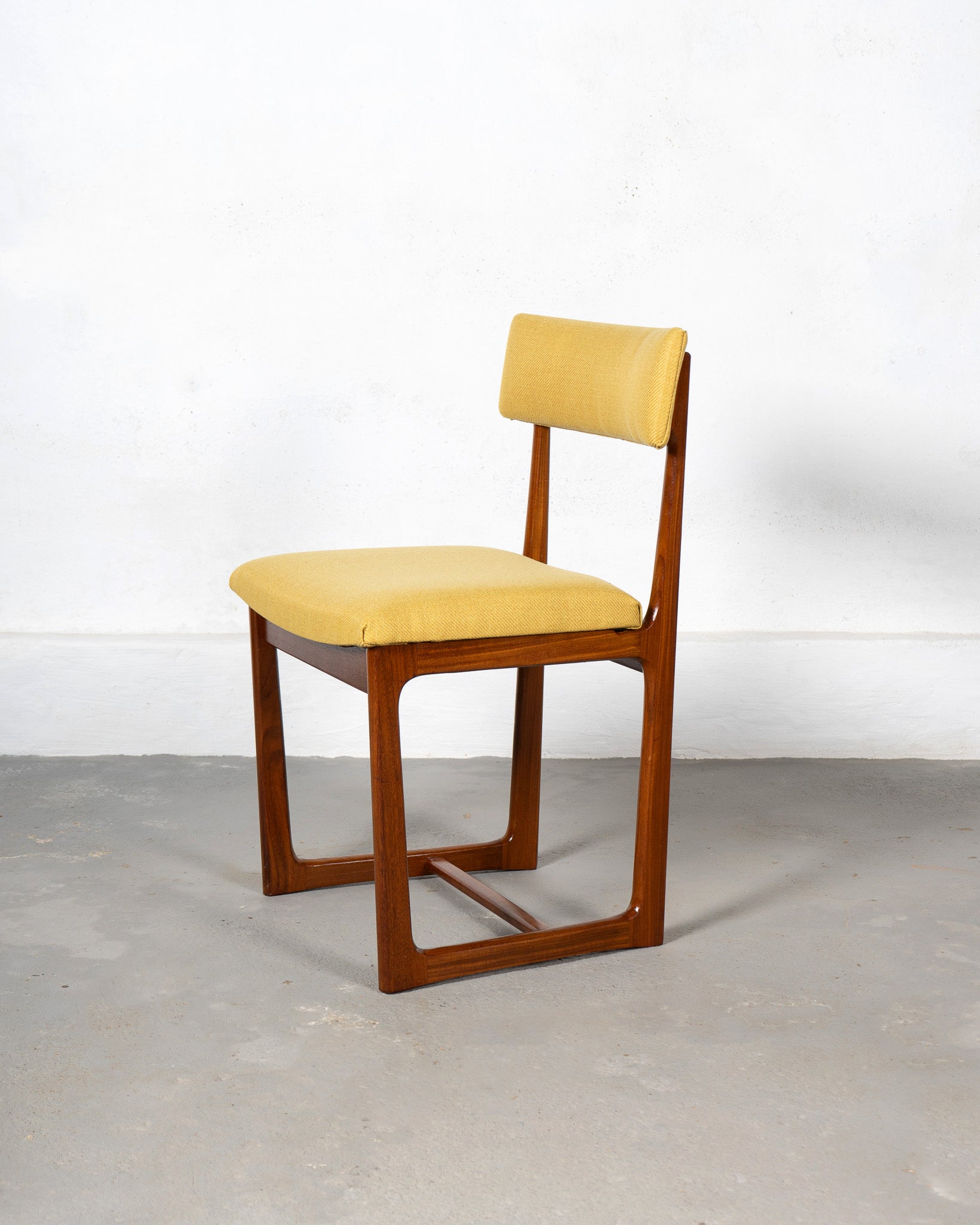 Set_of_4_Mid_Century_Dining_Chairs_by_A._Younger_Ltd