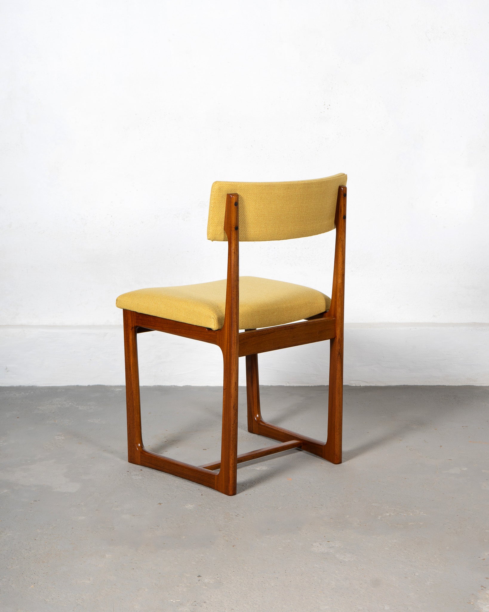 Set_of_4_Mid_Century_Dining_Chairs_by_A._Younger_Ltd