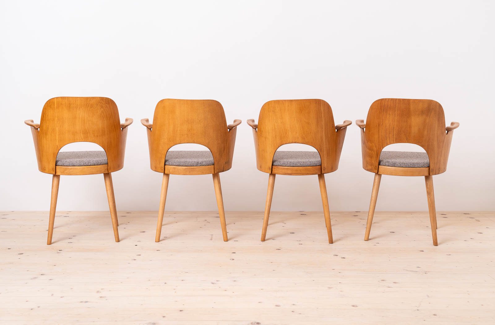 Set_of_4_Mid_Century_Dining_Chairs_by_Lubomir_Hofmann,_Fully_Restored