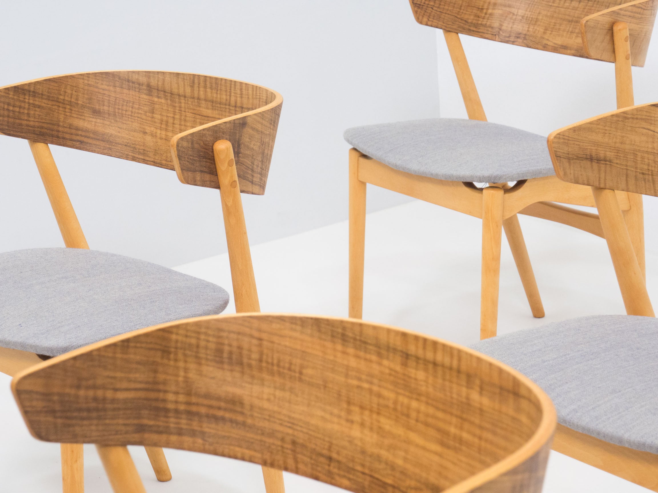 Set_of_4_No._7_dining_chairs_designed_by_Helge_Sibast