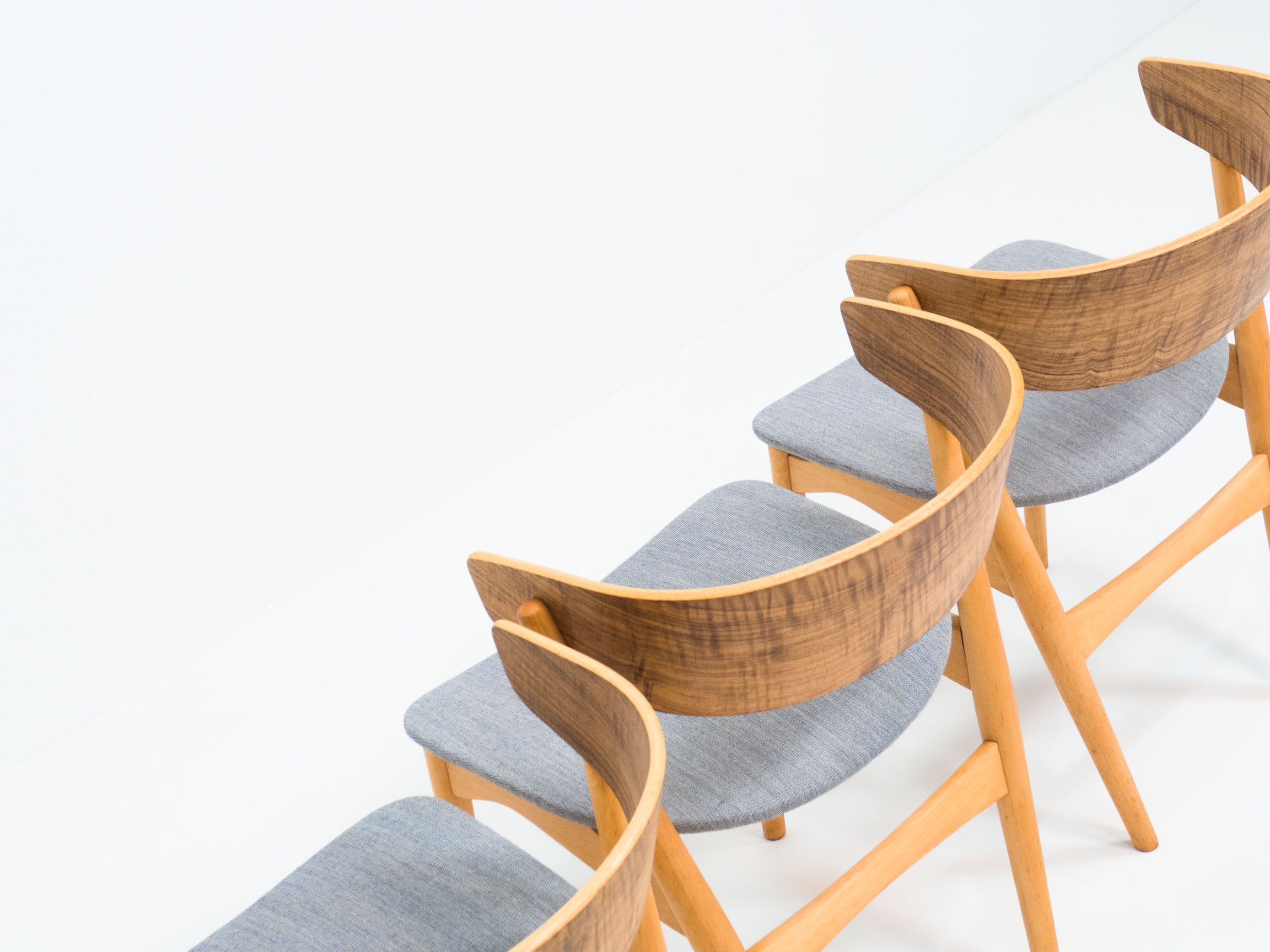 Set_of_4_No._7_dining_chairs_designed_by_Helge_Sibast