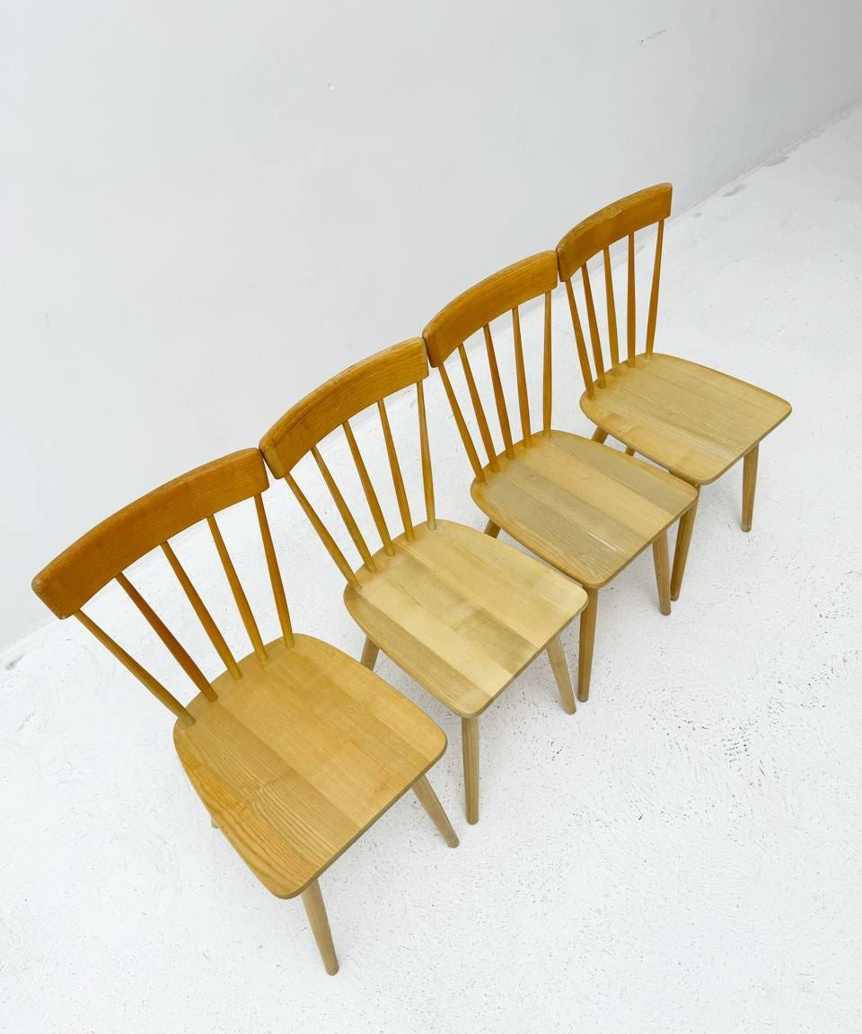 Set_of_4_Rung_Chairs_by_Victoria-M_bel