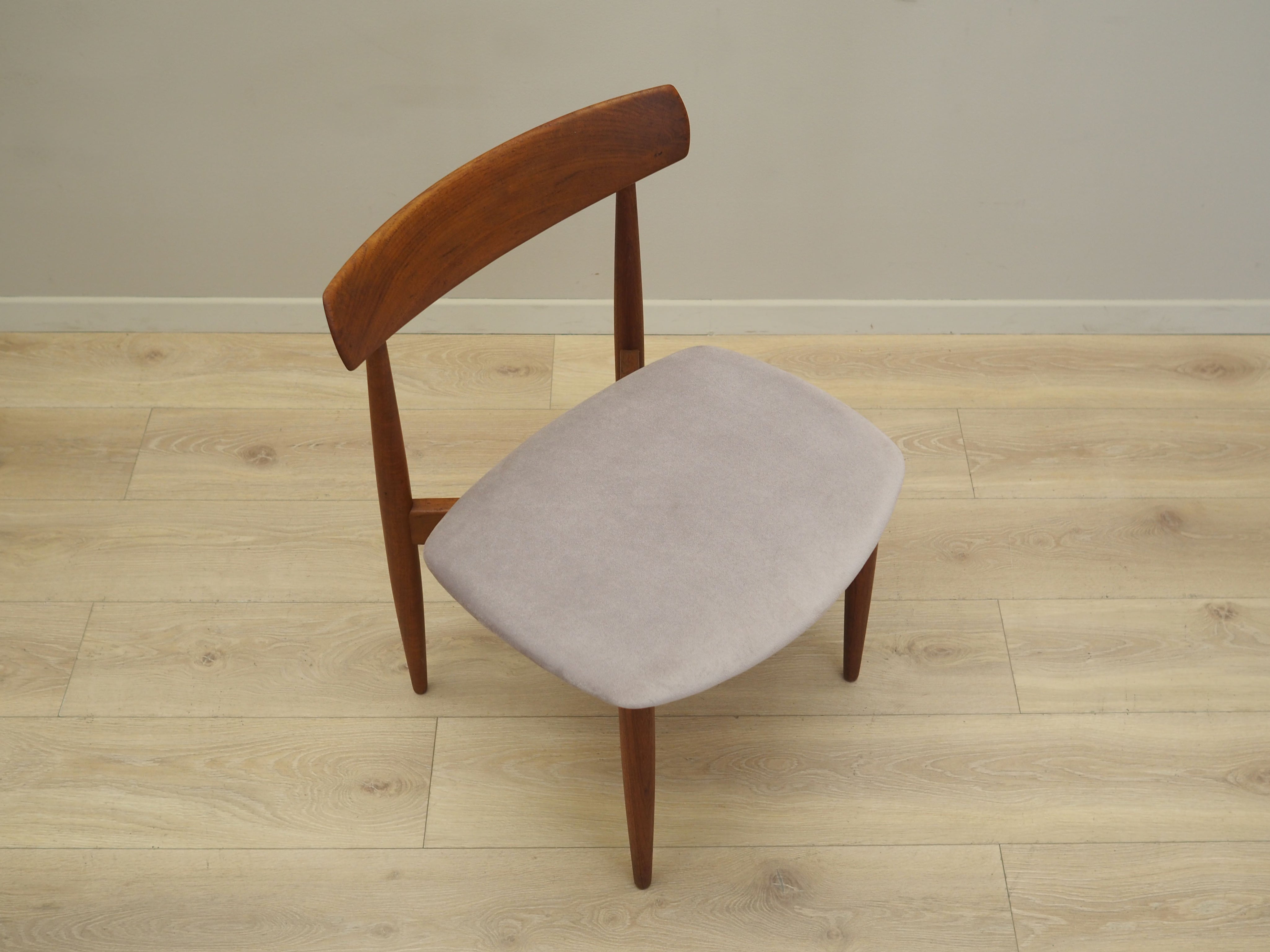 Set_of_4_teak_chairs_Danish_design_1960s_designer_H.W._Klein