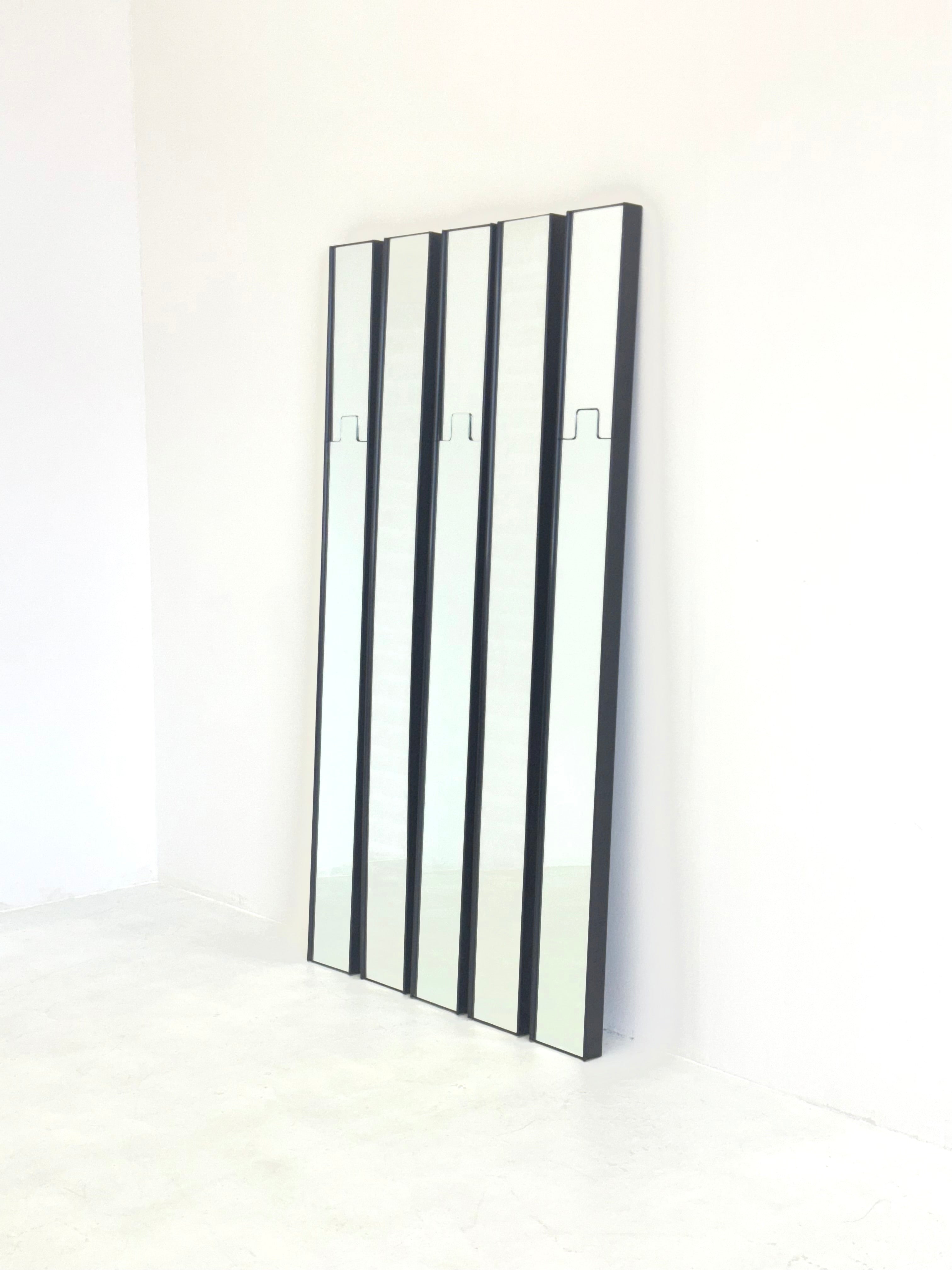 Set_of_5_Gronda_mirrors_by_Luciano_Bertoncini_for_Elco