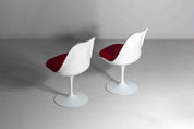 Set_of_5_tulip_chairs_with_red_Kvadrat_pillows_Knoll_International_1970