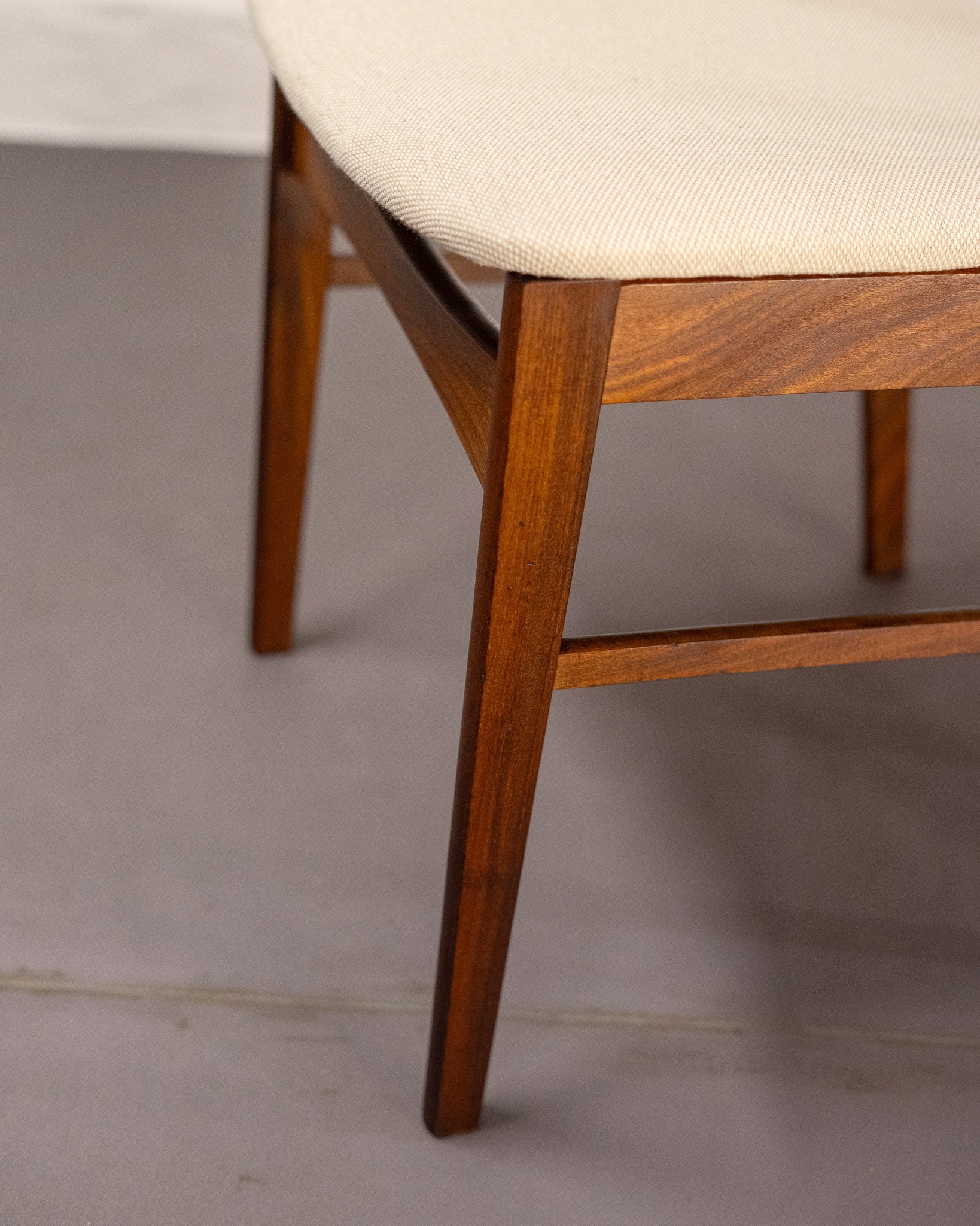 Set_of_6_Danish_Dining_Chairs_in_the_style_of_Niels_Koefoed