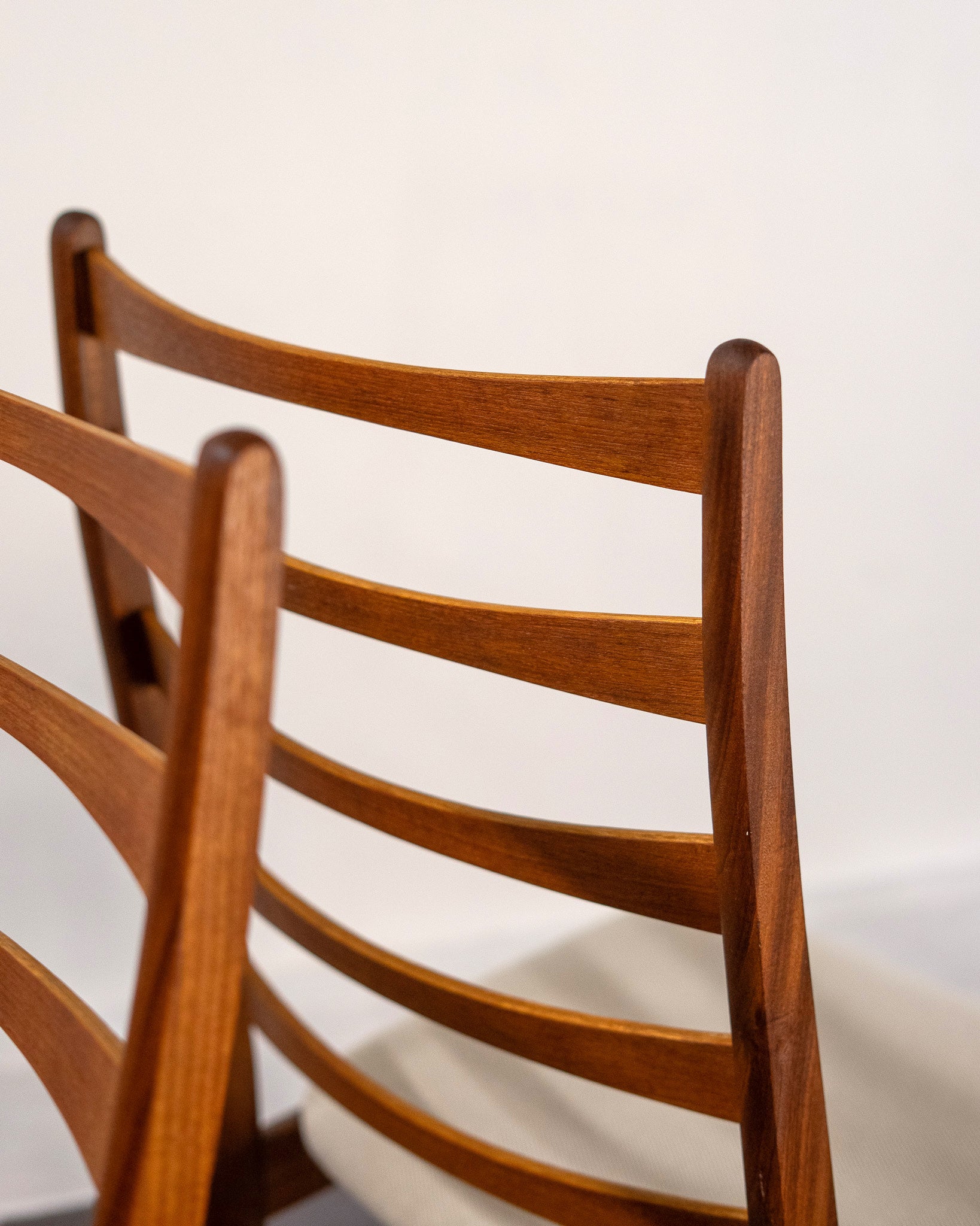 Set_of_6_Danish_Dining_Chairs_in_the_style_of_Niels_Koefoed