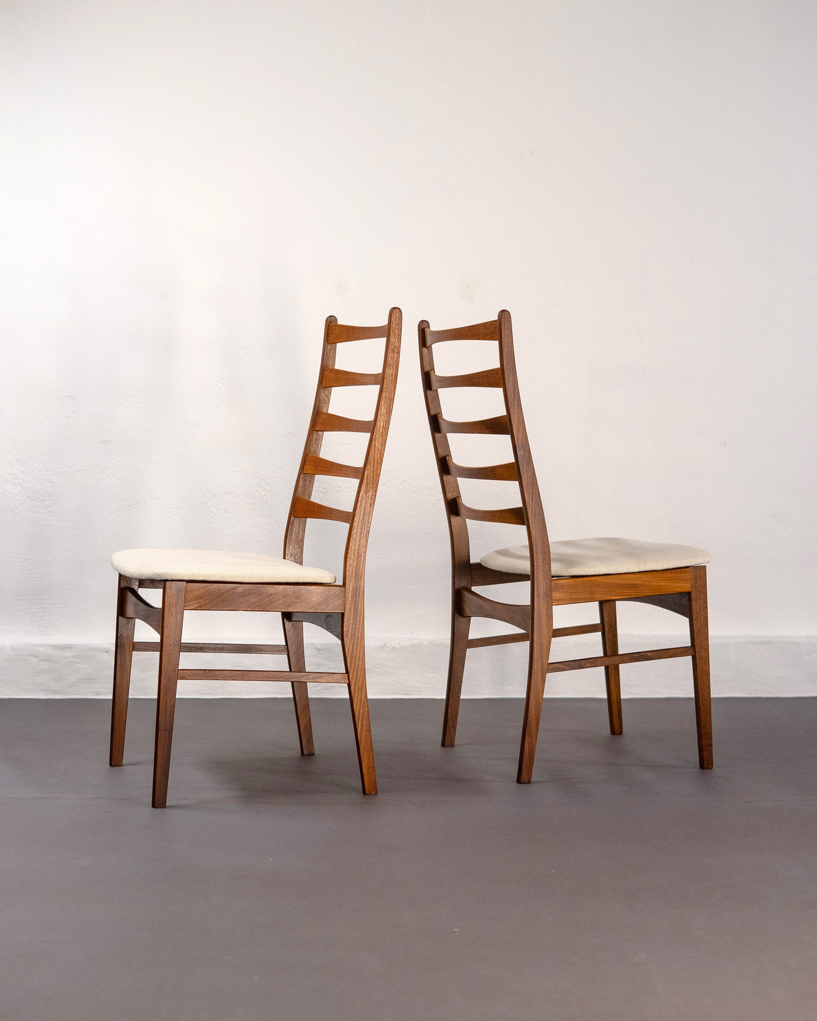 Set_of_6_Danish_Dining_Chairs_in_the_style_of_Niels_Koefoed