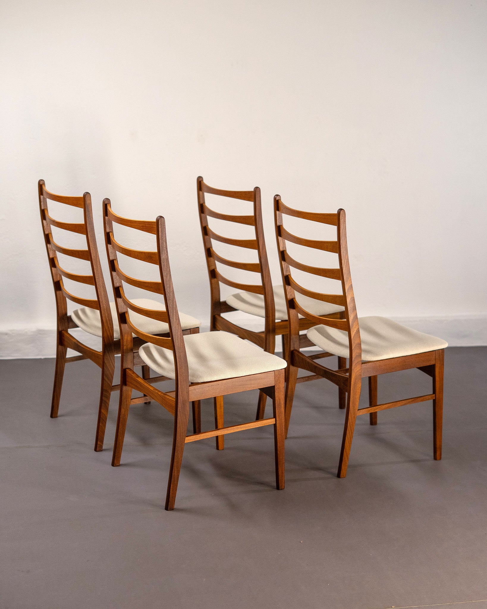 Set_of_6_Danish_Dining_Chairs_in_the_style_of_Niels_Koefoed