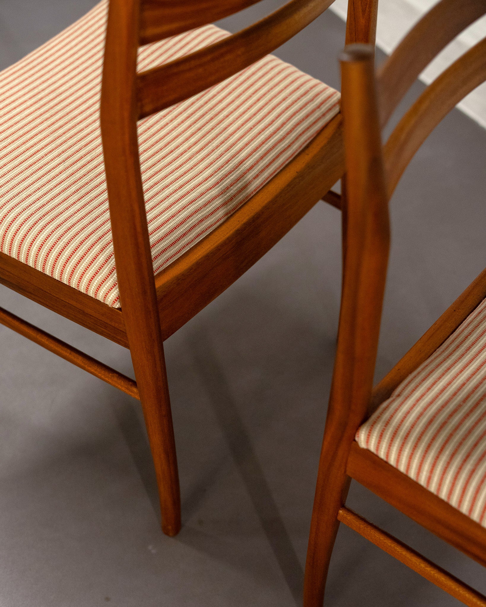 Set_of_6_Mid_Century_Teak_Dining_Chairs_by_T._Robertson_for_A.H._McIntosh_&_Co