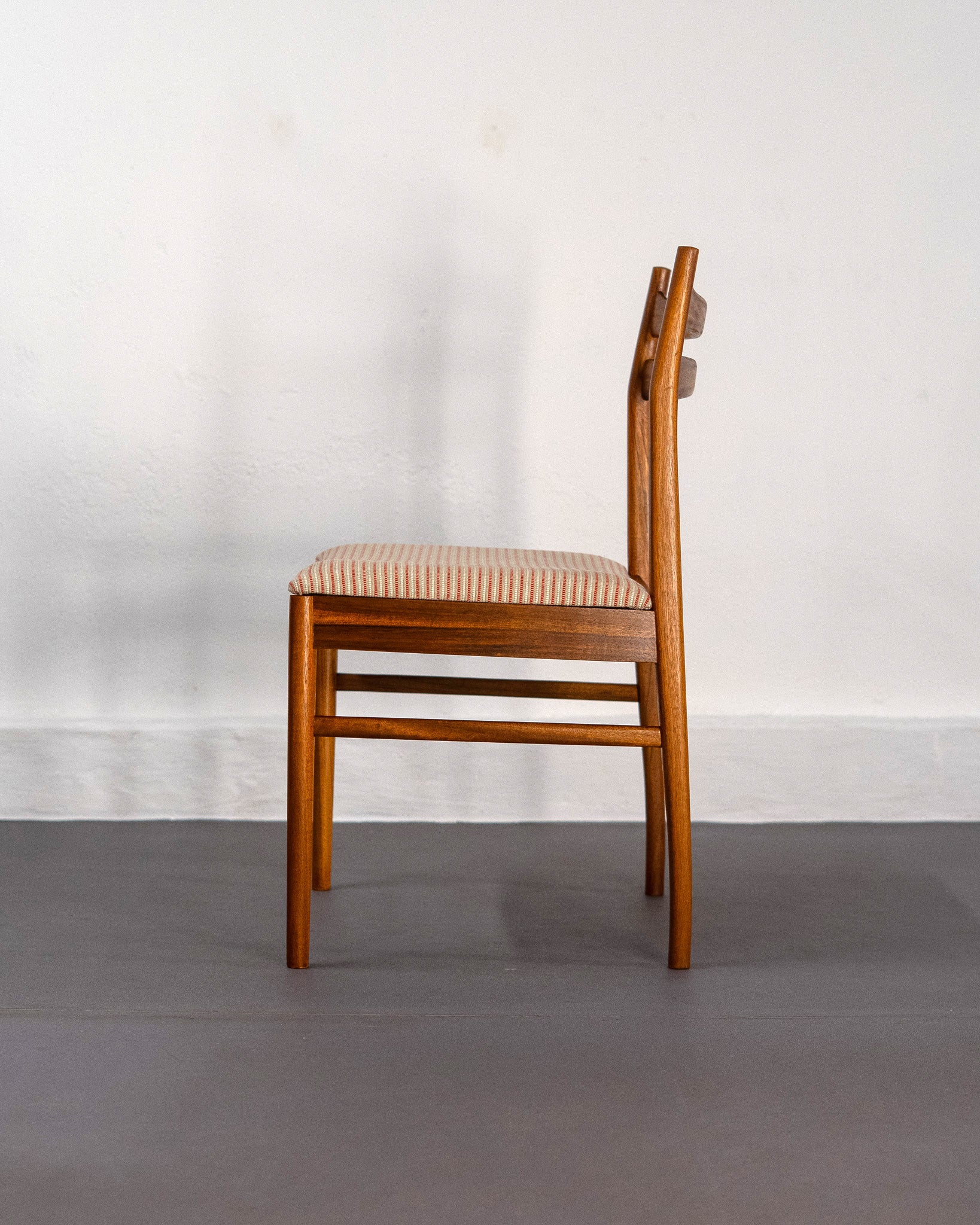 Set_of_6_Mid_Century_Teak_Dining_Chairs_by_T._Robertson_for_A.H._McIntosh_&_Co