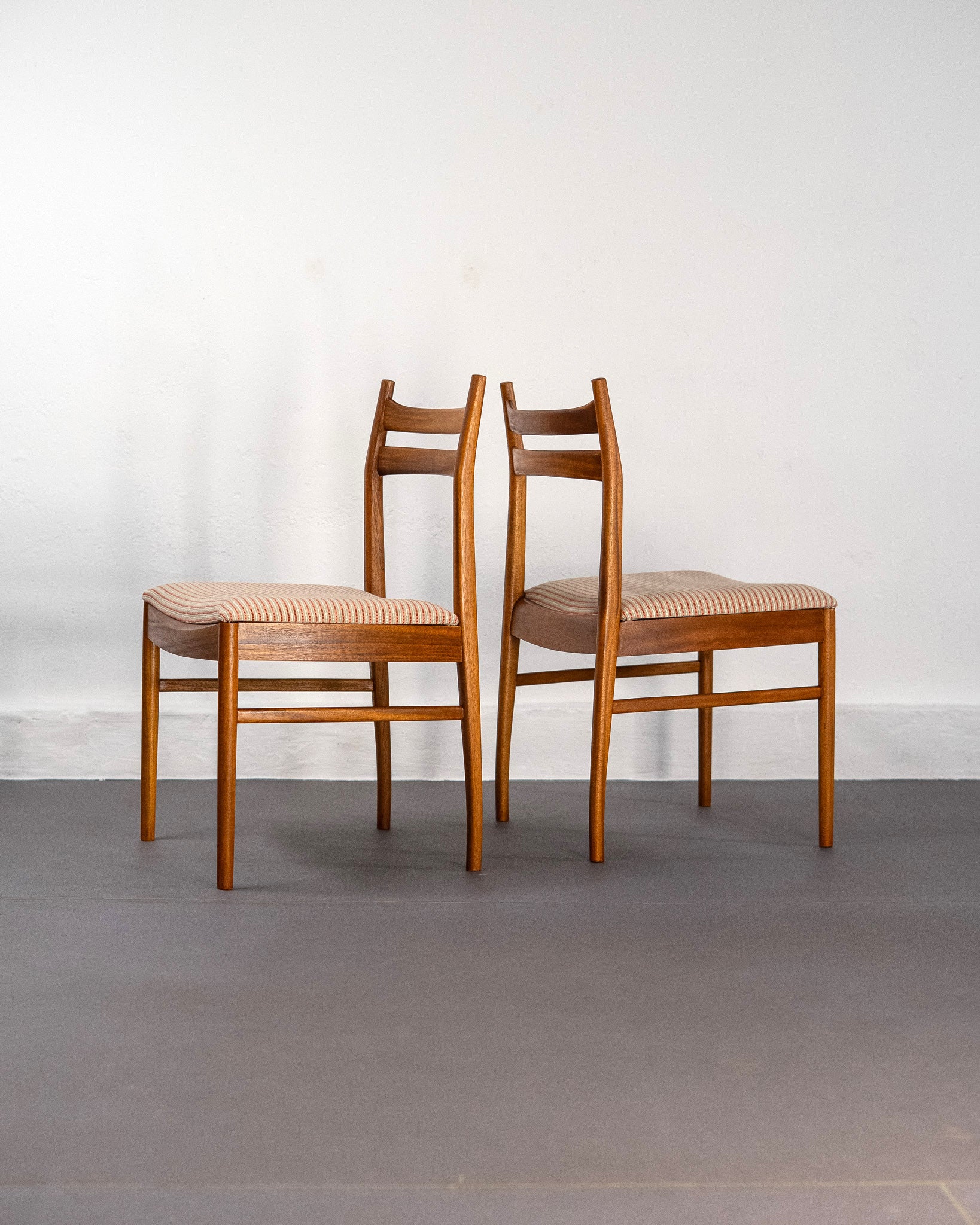 Set_of_6_Mid_Century_Teak_Dining_Chairs_by_T._Robertson_for_A.H._McIntosh_&_Co