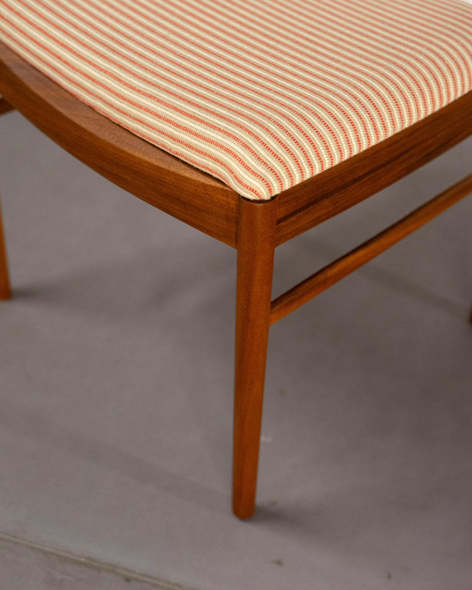 Set_of_6_Mid_Century_Teak_Dining_Chairs_by_T._Robertson_for_A.H._McIntosh_&_Co