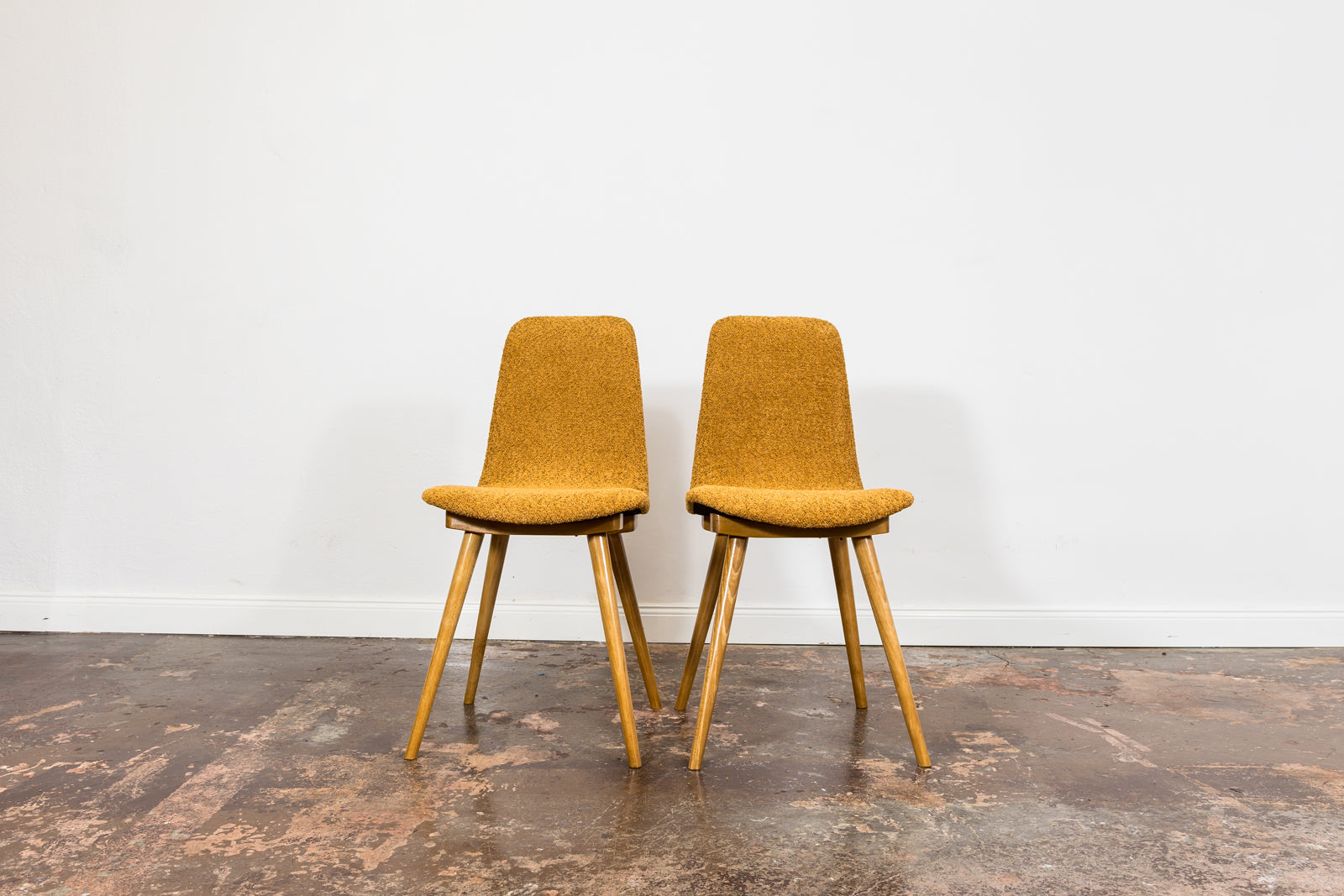 Set_of_6_dining_chairs_A-6150_by_FAMEG_Poland_1960_s