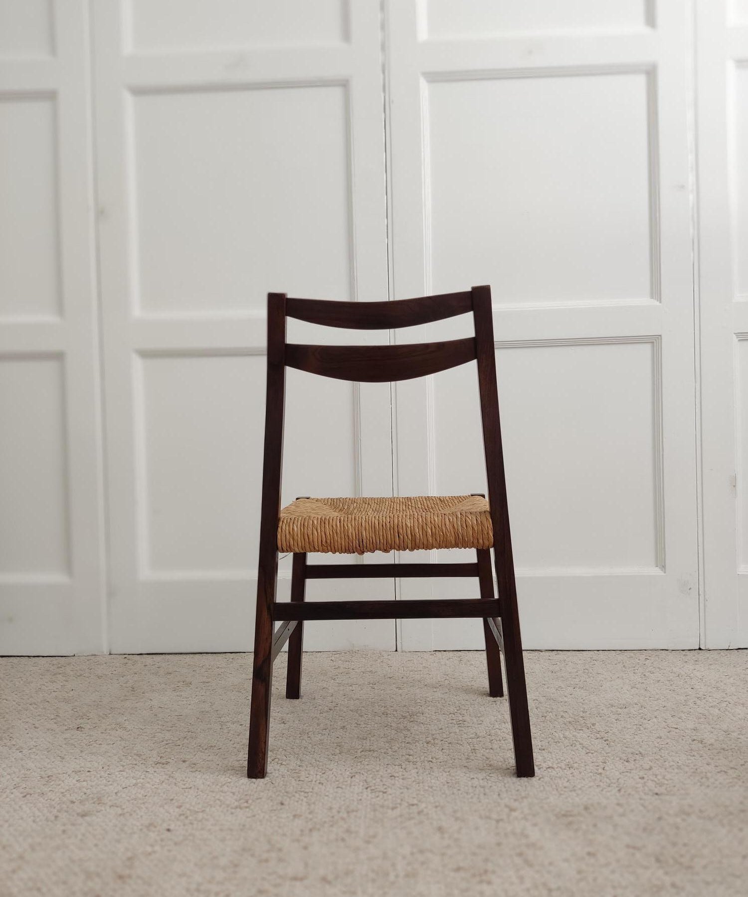 Set_of_6_italian_chairs_from_1960s