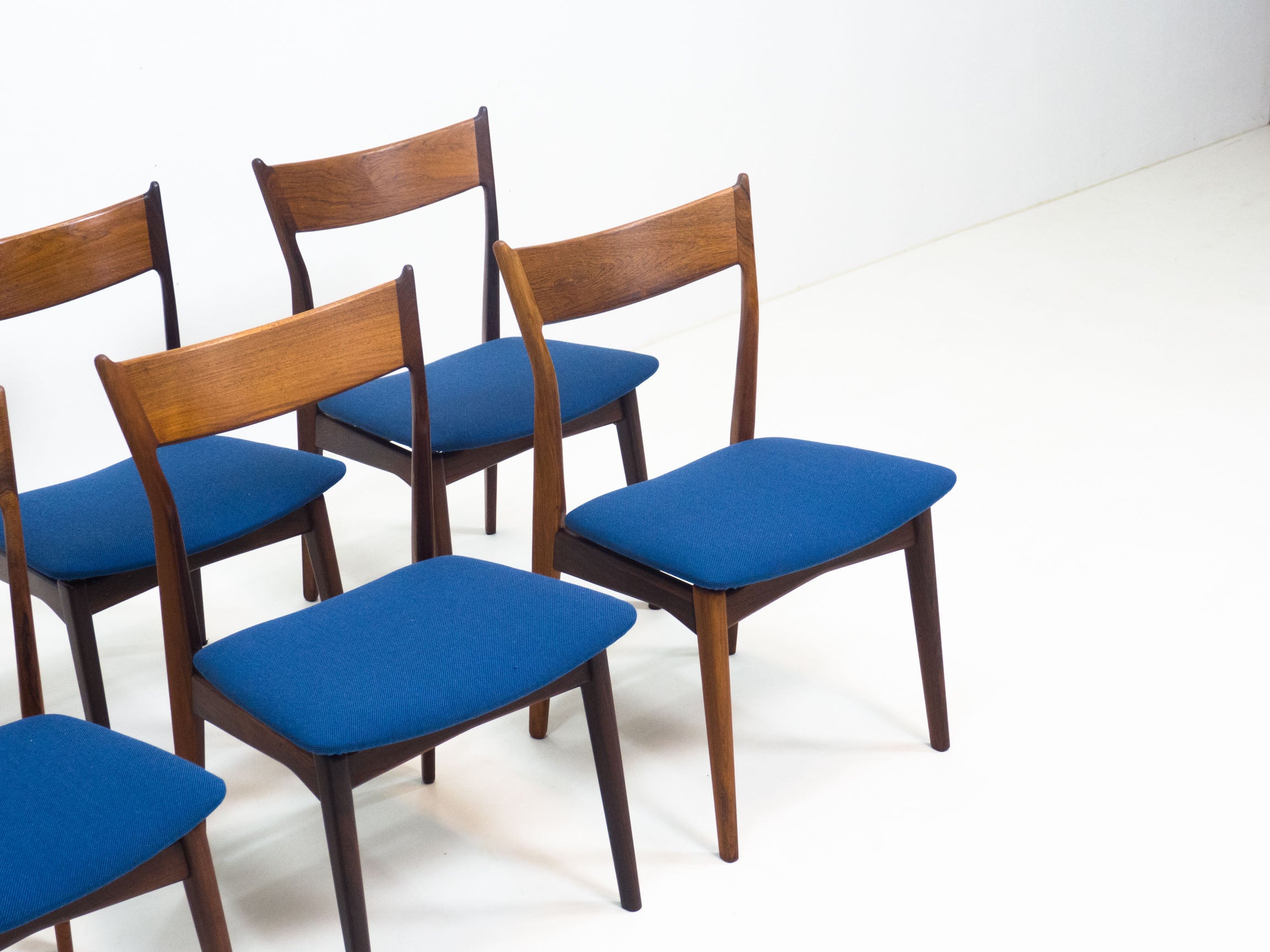 Set_of_8_Rosewood_Dining_Chairs_by_H.P._Hansen_M_belindustri