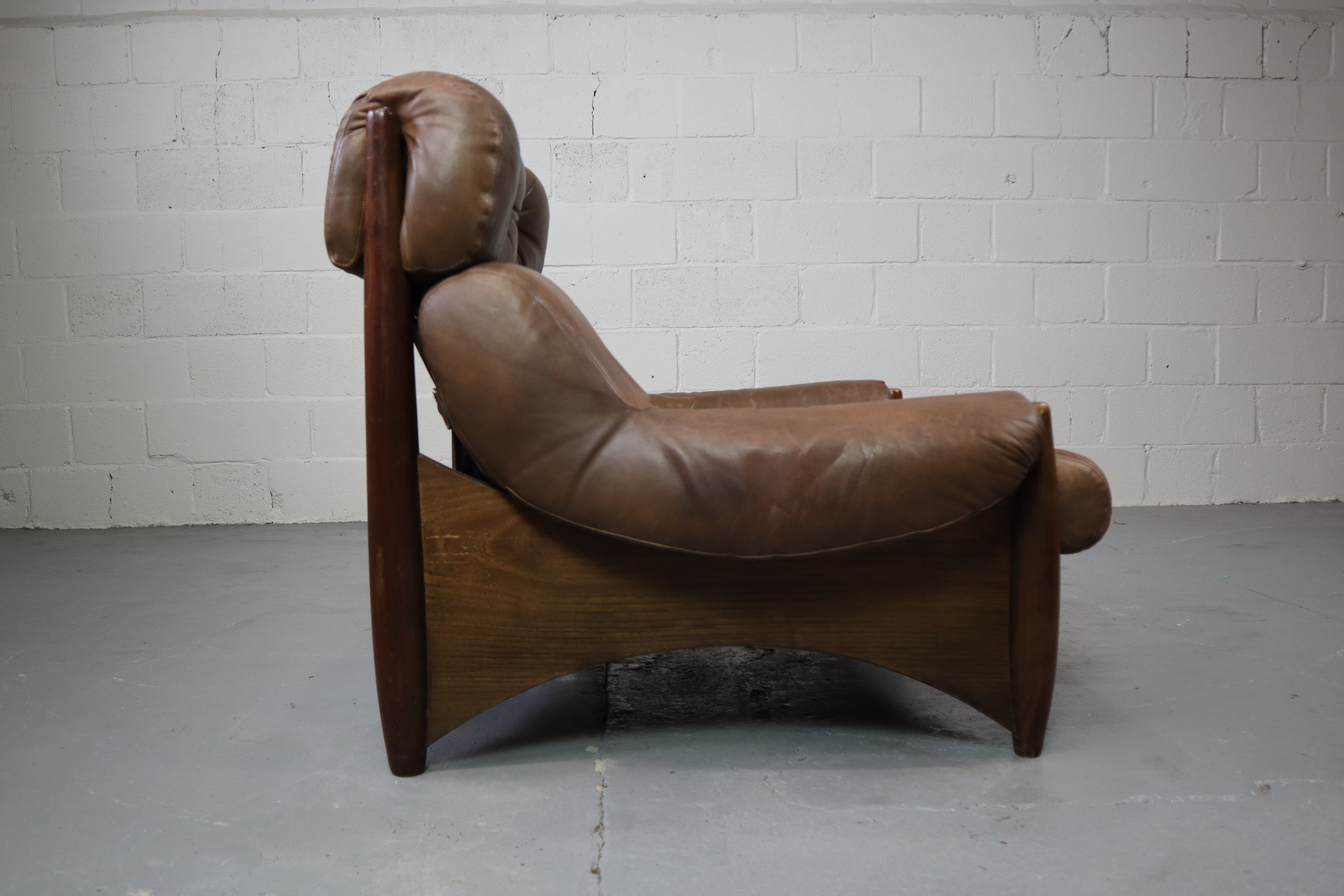 Set_of_Ranger_lounge_chair_with_ottoman_by_Erik_Deforce_for_Gervan_Belgium_1970