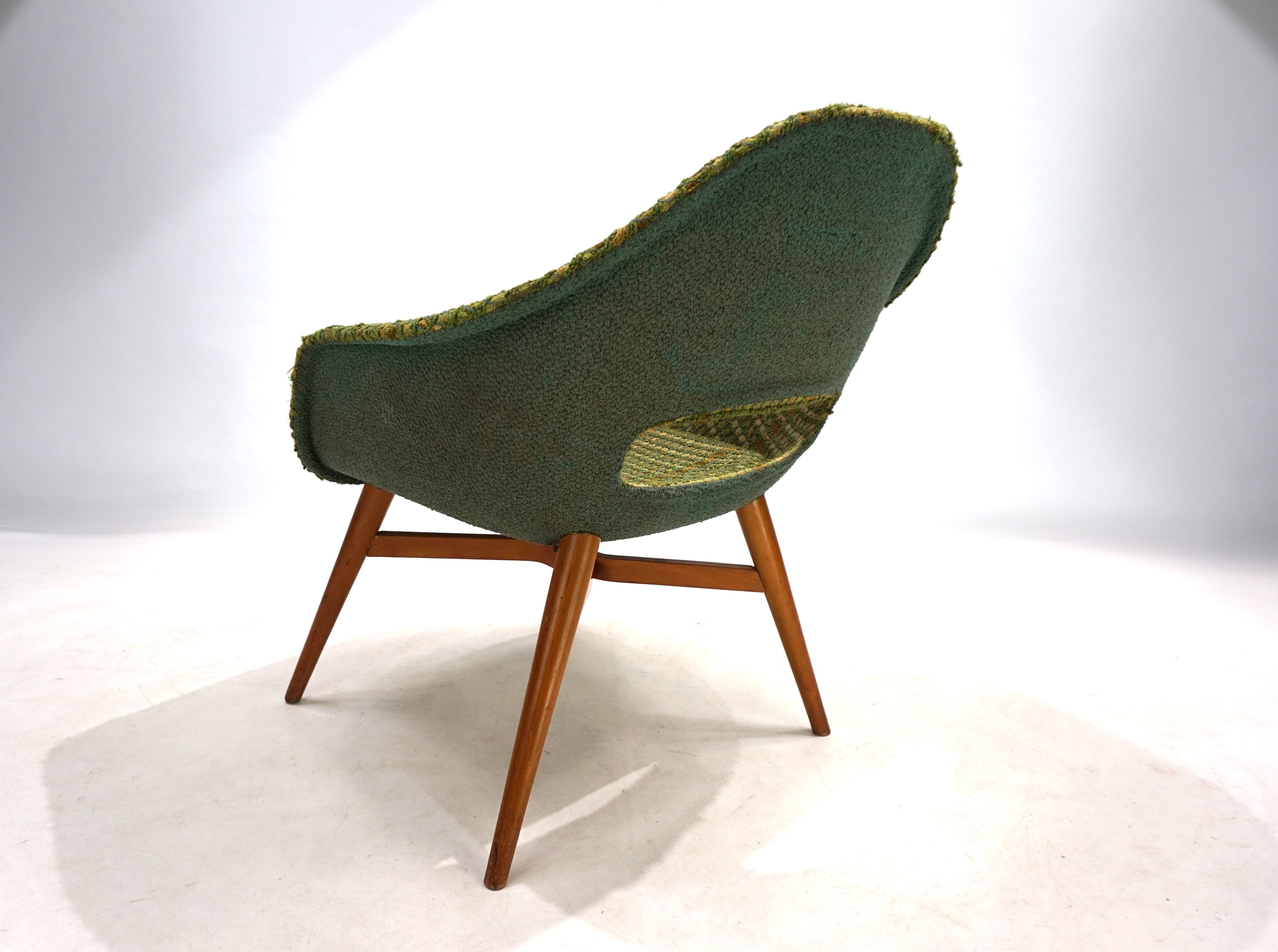 Shell_lounge_chair_by_Miroslav_Navratil_for_Vertex_1960