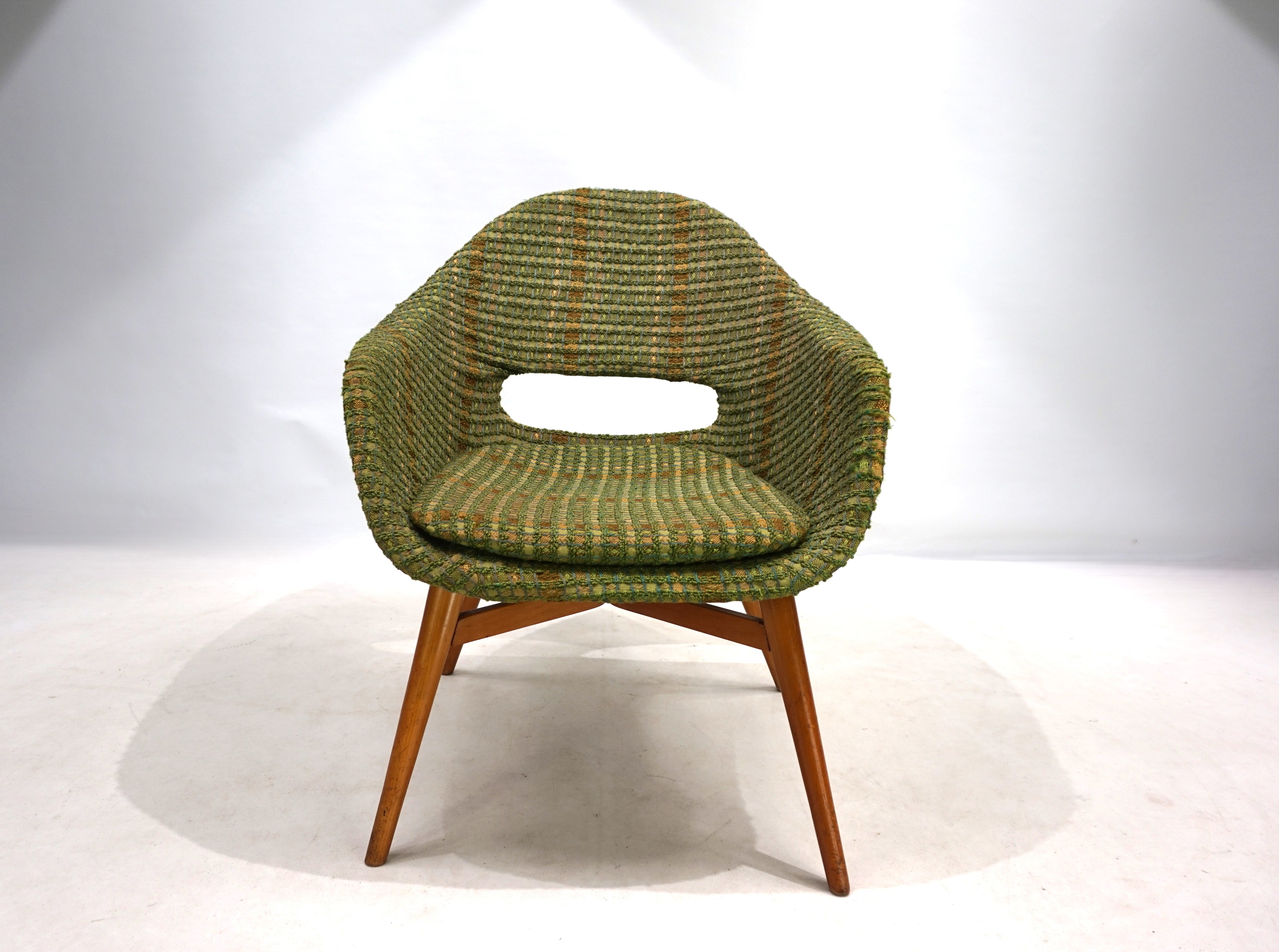 Shell_lounge_chair_by_Miroslav_Navratil_for_Vertex_1960