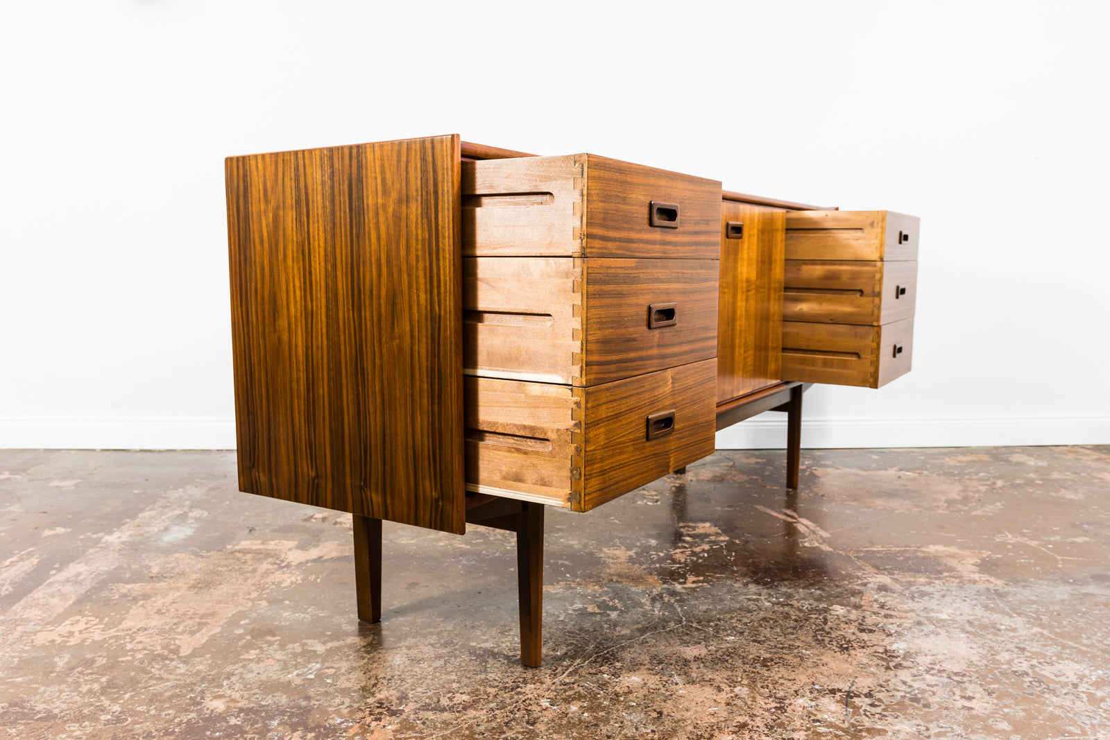 Sideboard_By_Bydgoskie_Fabryki_Mebli_1964
