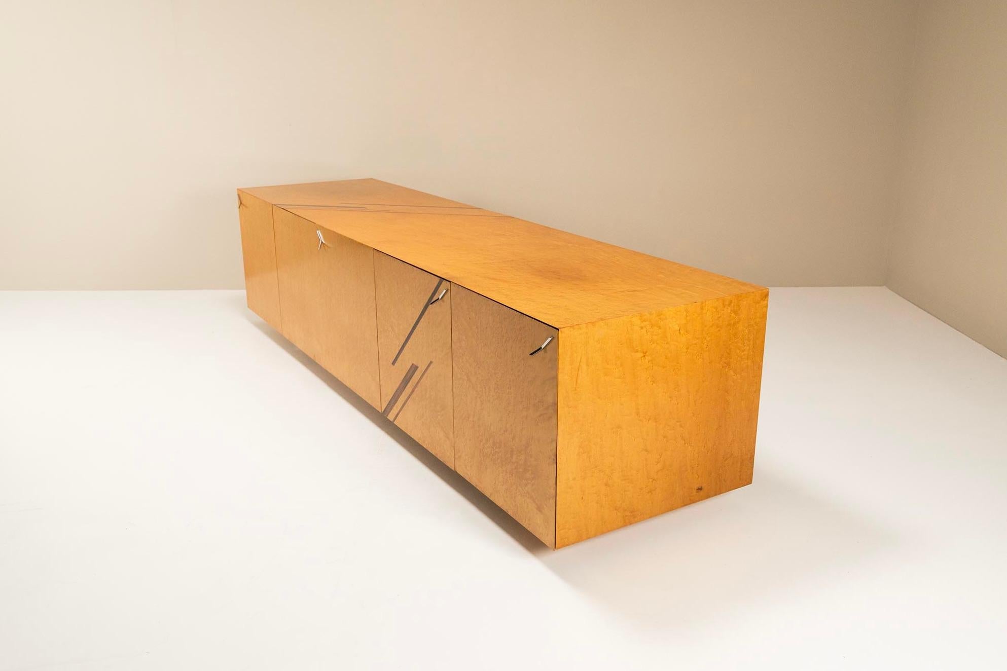 Sideboard_Model_Birds-Eye_in_Maple_by_Giovanni_Offredi_for_Saporiti_1970s