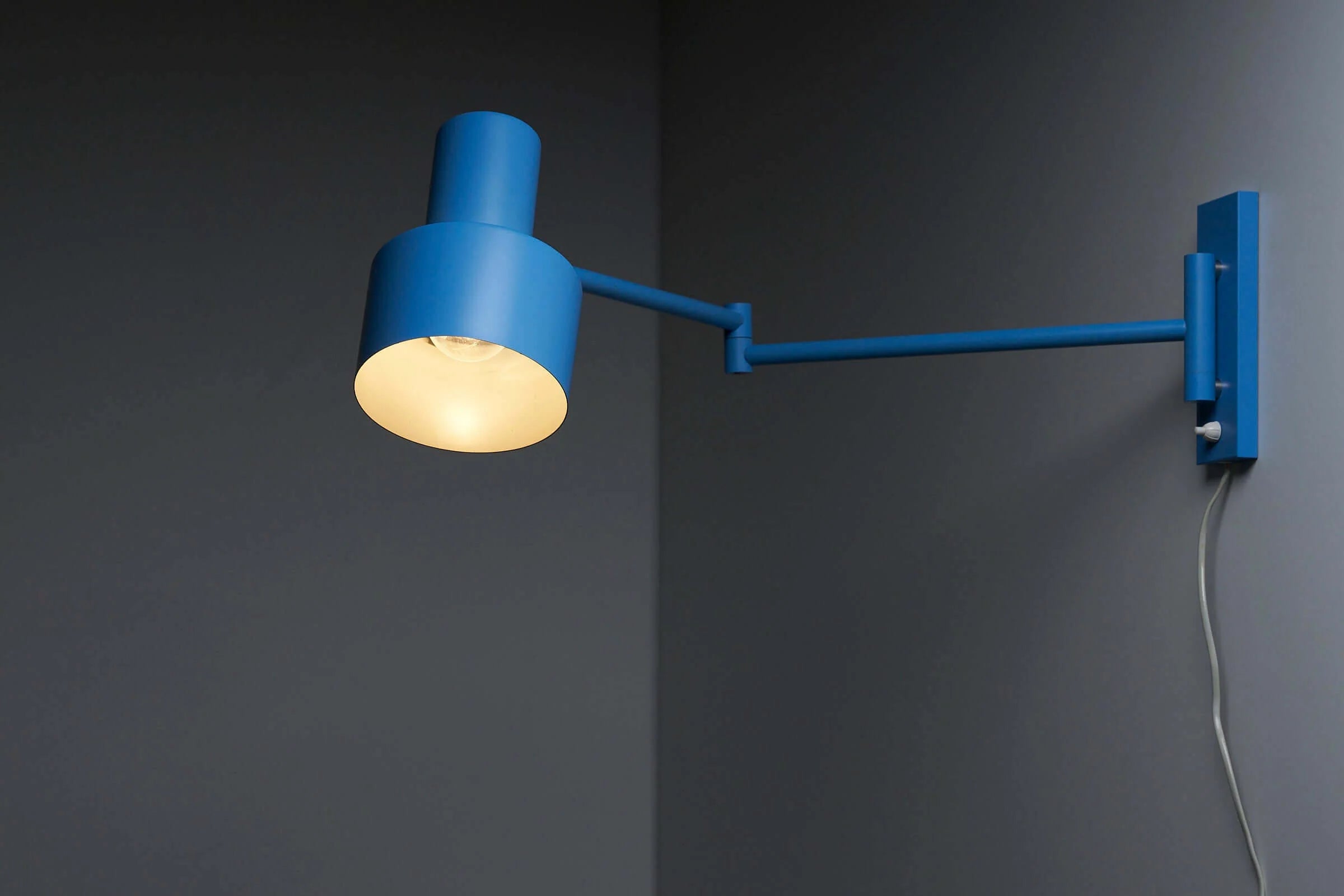 Sky_Blue_Skala_Wall_Lamp_Fog_Morup