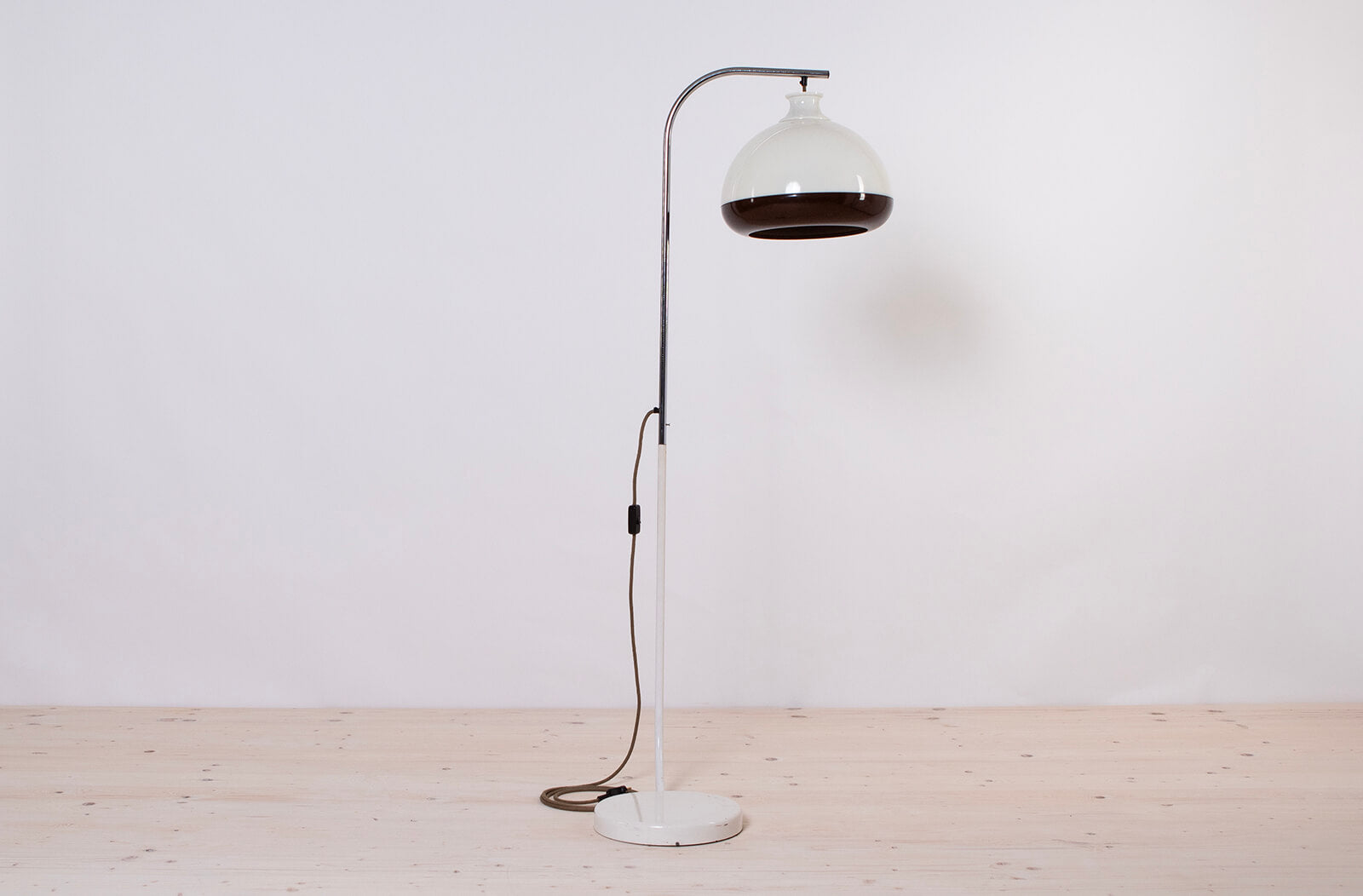 Space_Age_Floor_Lamp,_Hungary,_1960s