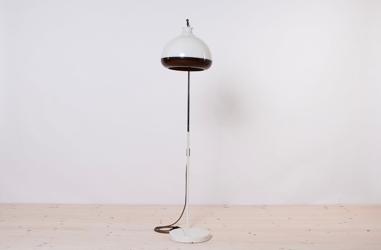 Space_Age_Floor_Lamp,_Hungary,_1960s