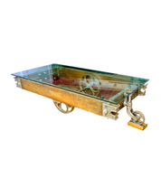 Stunning_repurposed_Railway_trolley_coffee_table