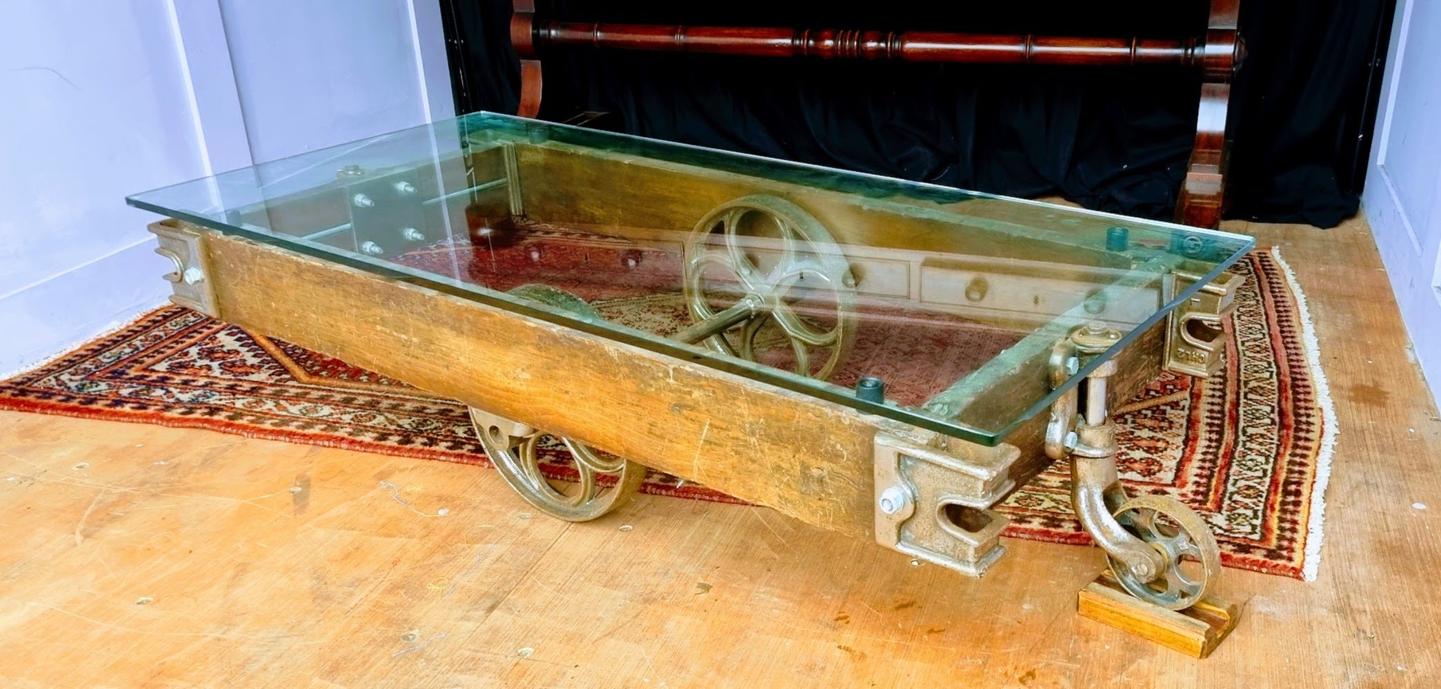 Stunning_repurposed_Railway_trolley_coffee_table
