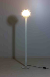 Sunset_Memphis_Style_Floor_Lamp_from_1980s_Italy