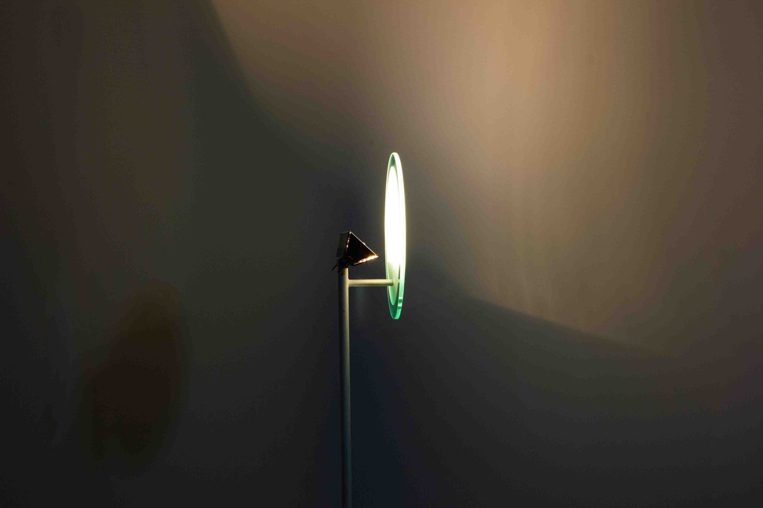 Sunset_Memphis_Style_Floor_Lamp_from_1980s_Italy