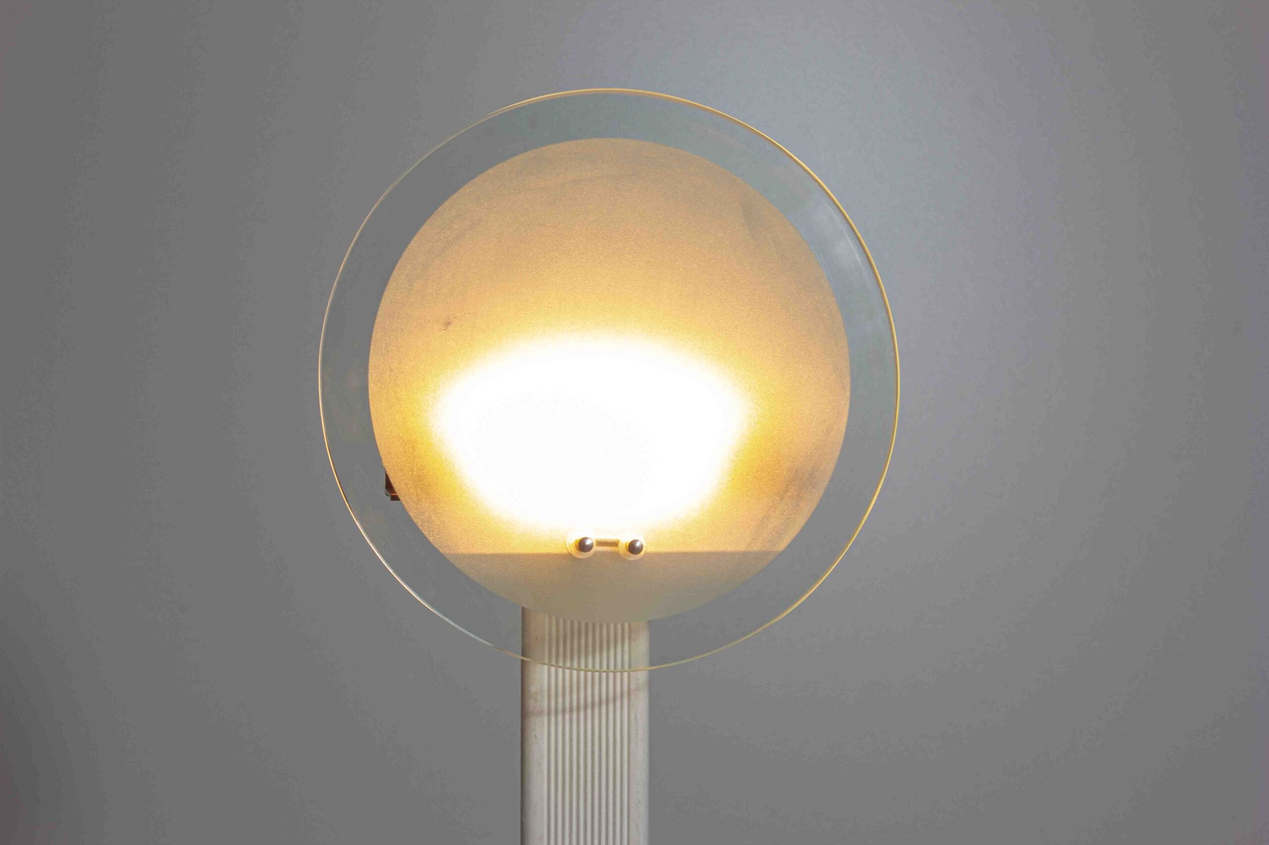 Sunset_Memphis_Style_Floor_Lamp_from_1980s_Italy