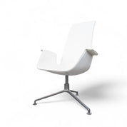 Swivel_Tulip_chair_FK6725_by_Preben_Fabricius_J_rgen_Kastholm