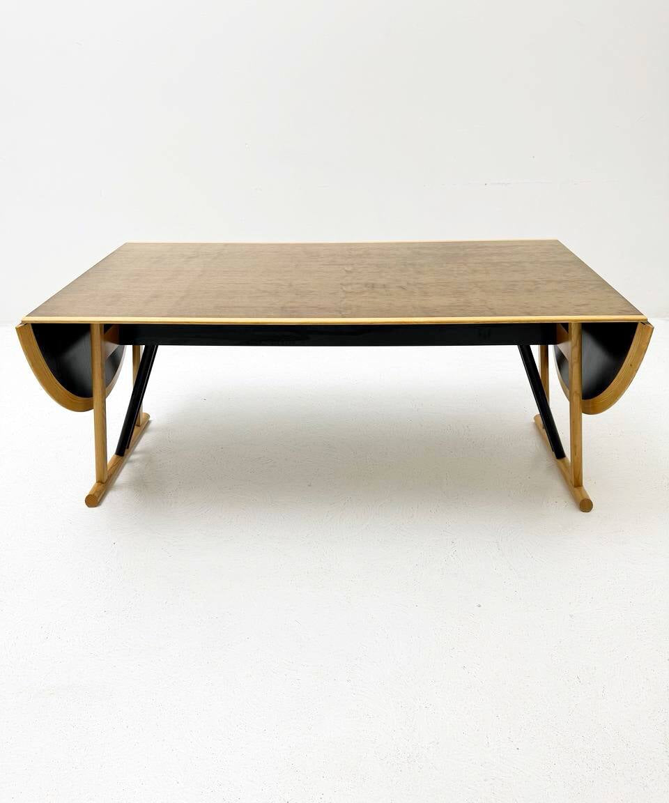 Table_Ariante_by_Piero_De_Martini_for_Cassina_from_the_1980s