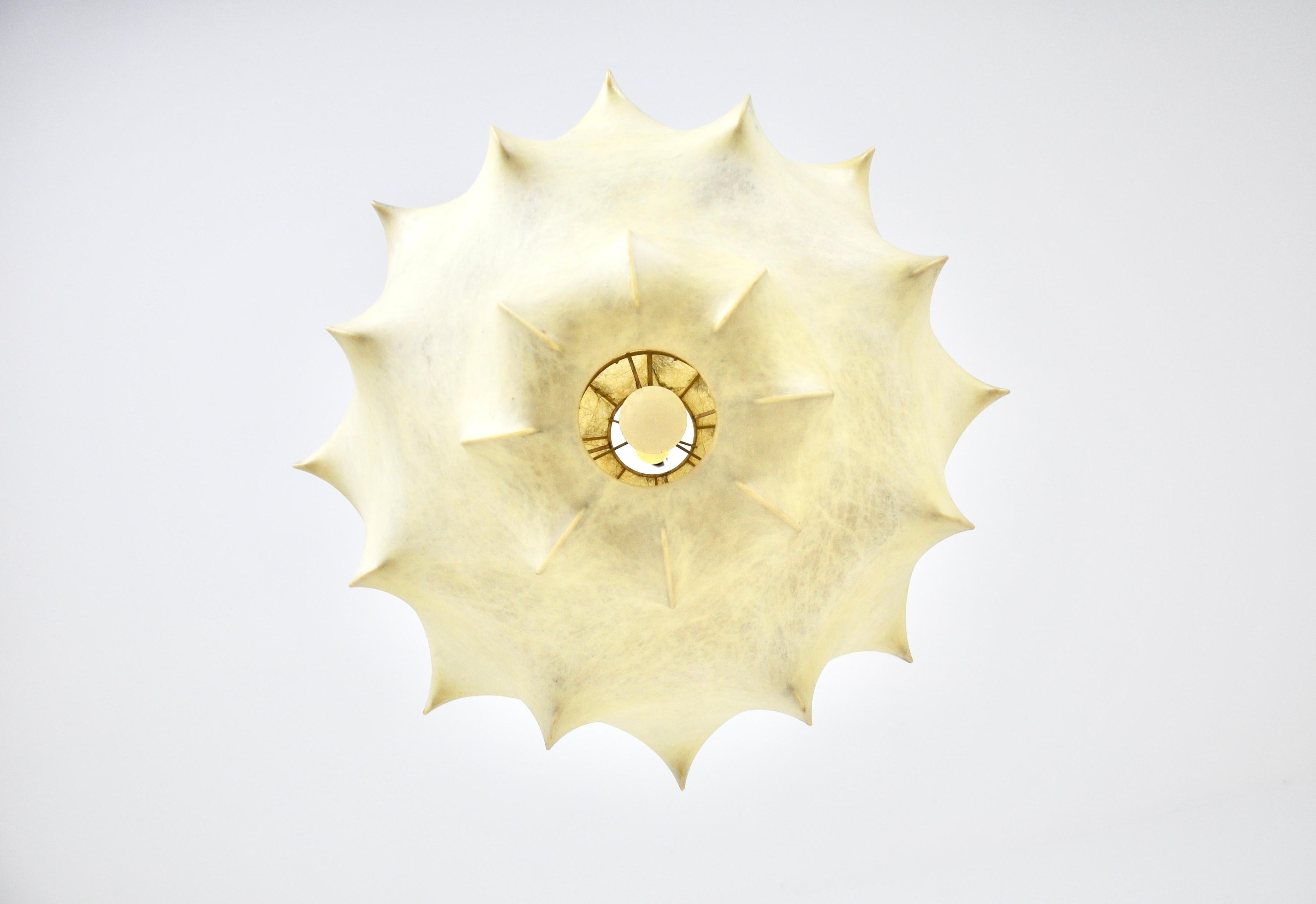 Taraxacum_hanging_lamp_by_Achille_Pier_Giacomo_Castiglioni_for_Flos_1960s
