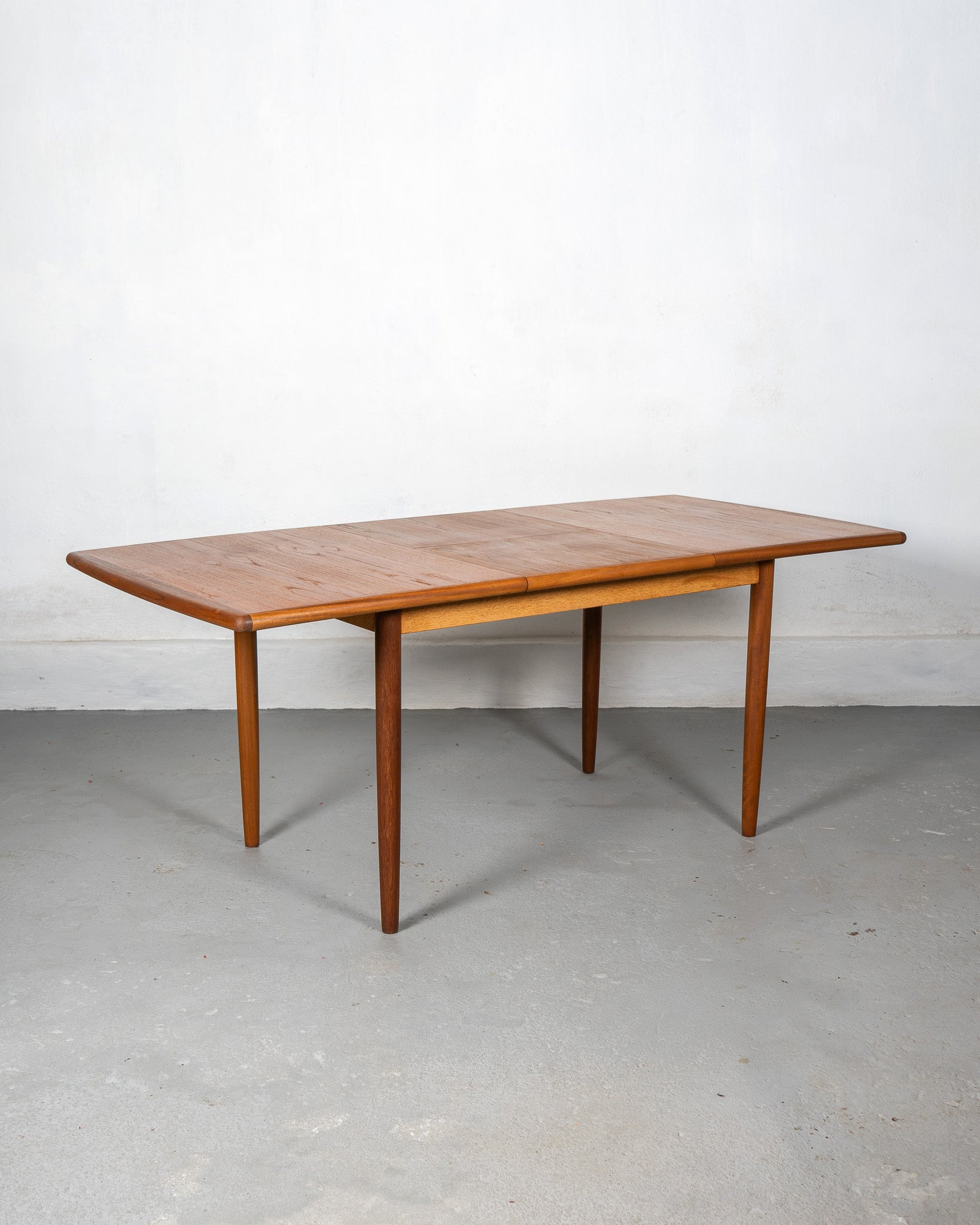 Teak_Extending_Dining_Table_by_Meredew_LTD