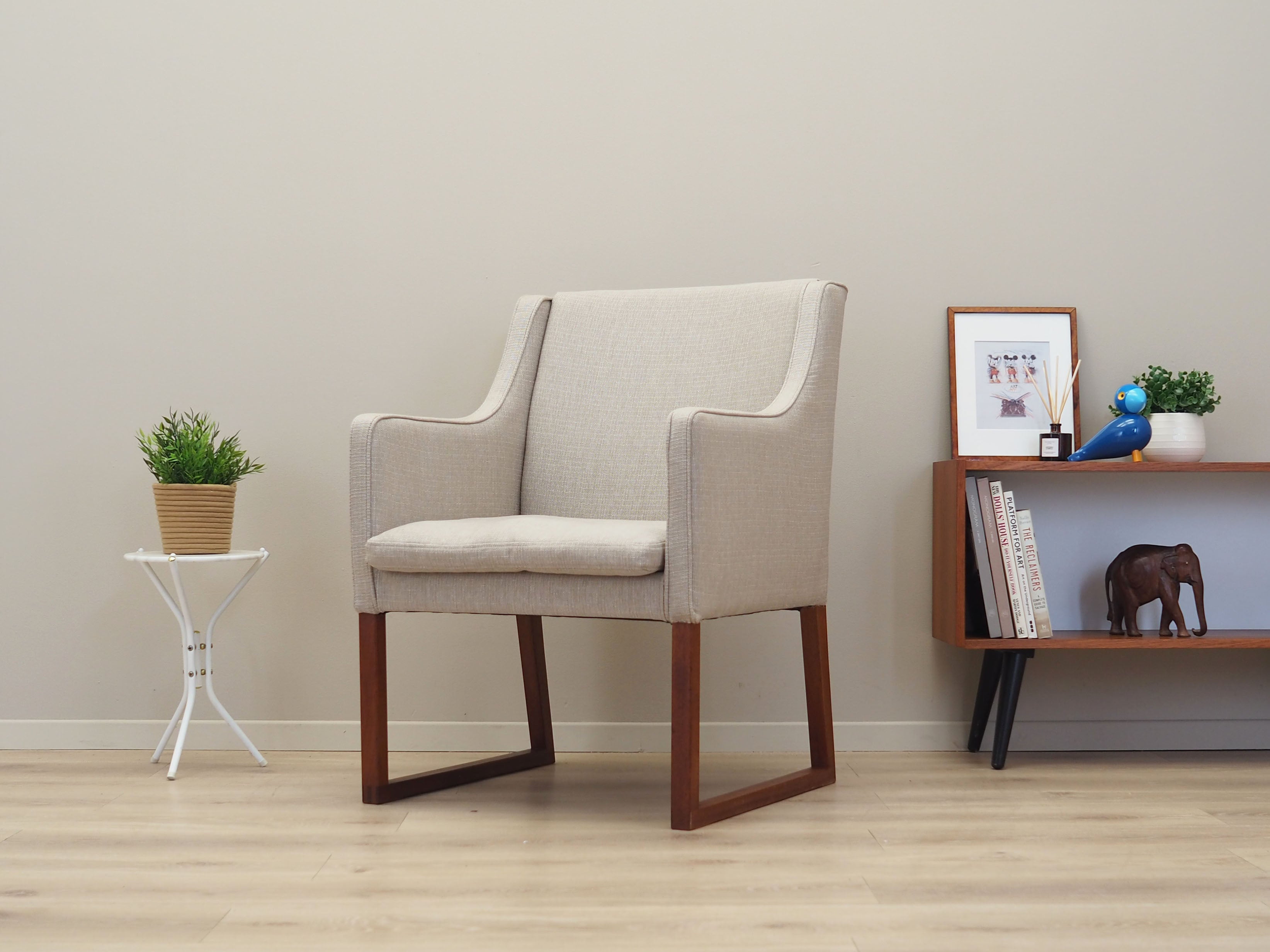 Teak_armchair_Danish_design_1970s_designer_Borge_Mogensen_production_Fredericia_Furniture
