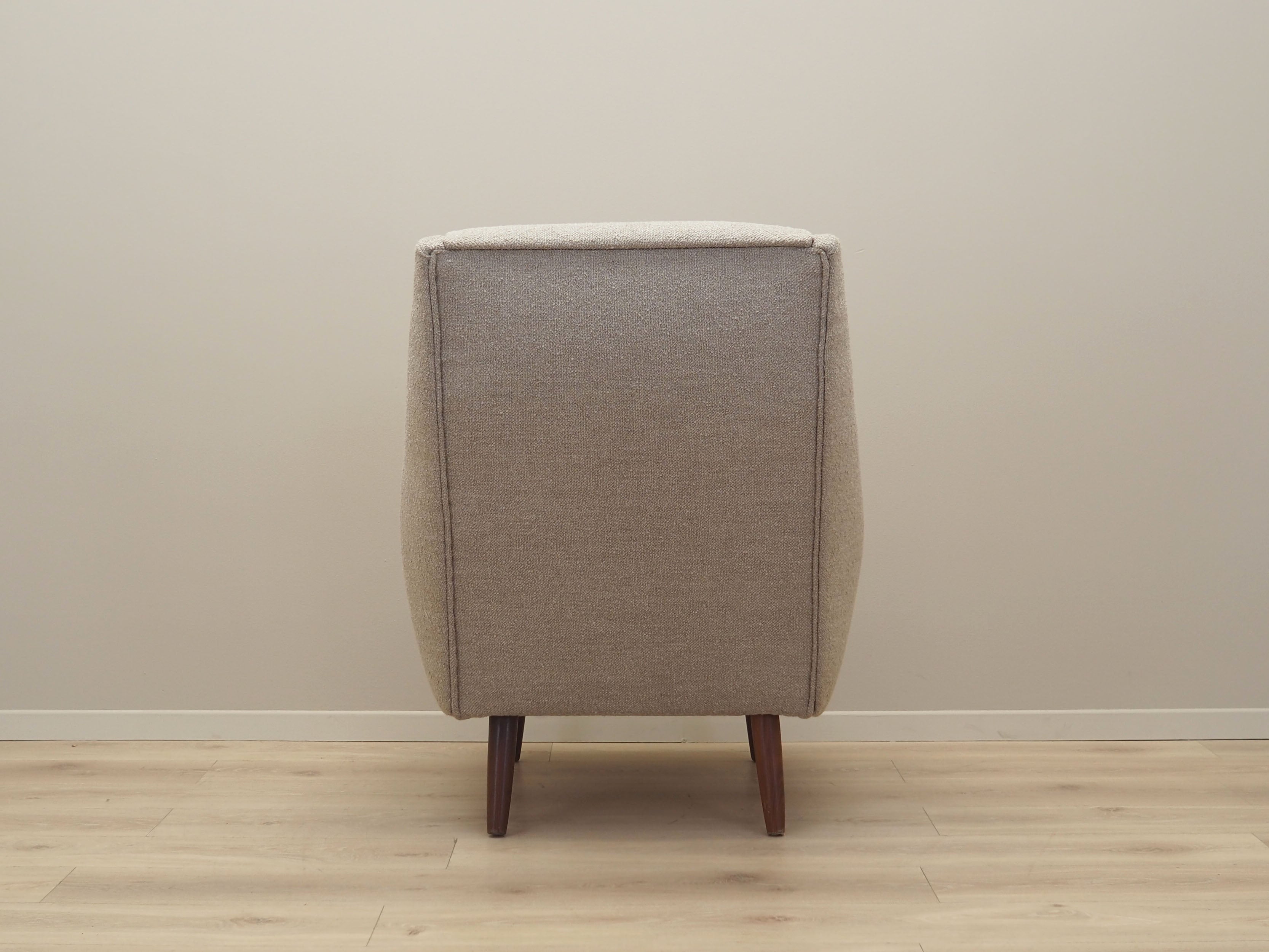 Teak_armchair_Danish_design_from_1960s_production_Denmark