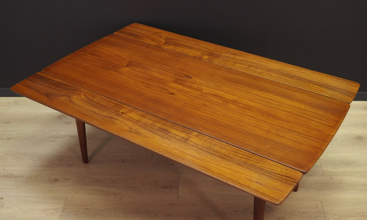 Teak_bench_Danish_design_1970s_production_Denmark